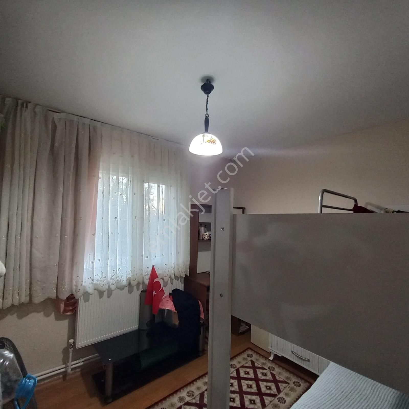 Bornova Evka 4 Mahallesinde Satılık 2+1 Kapalı Mutfak Daire - Görsel 13