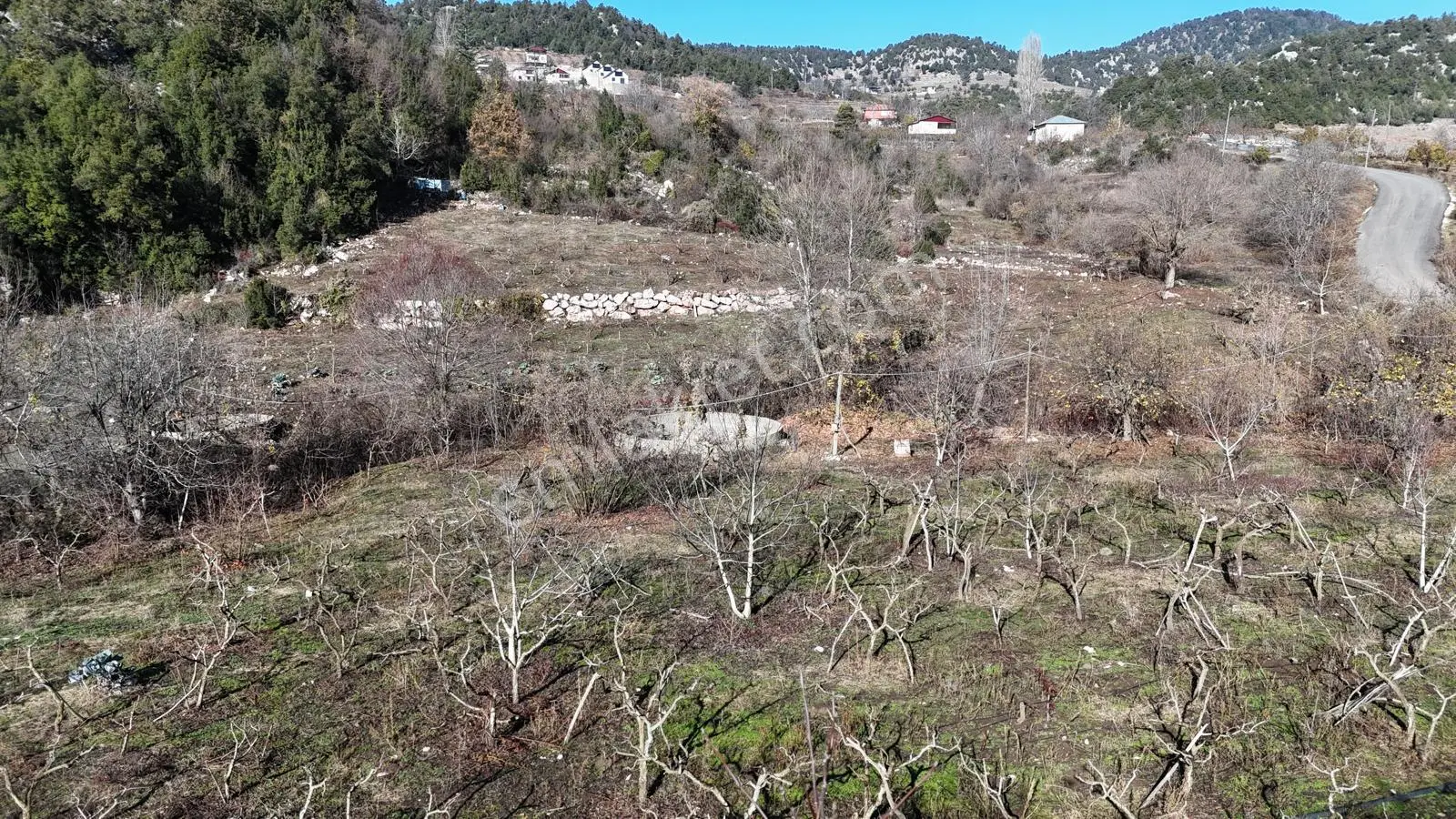 Mersin Toroslar Yüksekoluk Yaylasında Köyiçi İmarlı Satılık Arsa