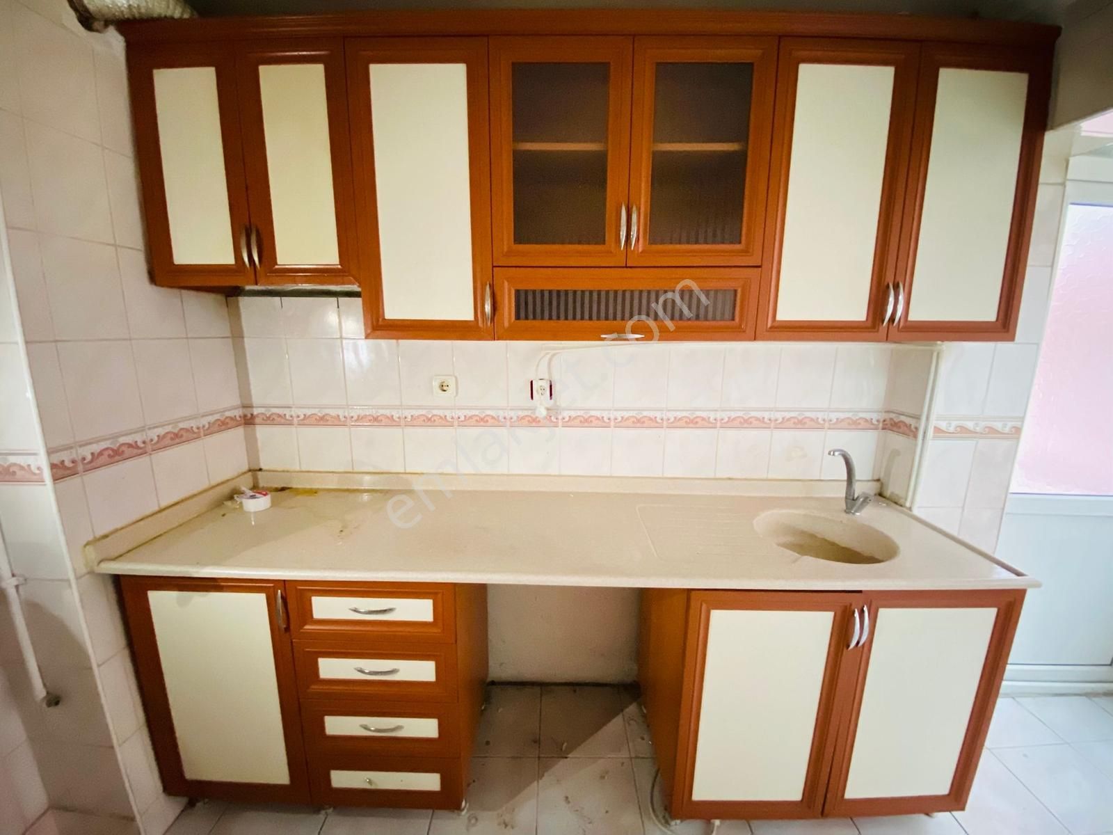 Valentia'dan Asım Gündüz Cadde Üzeri Kat Konumunda Kiralık 3+1!! - Görsel 3