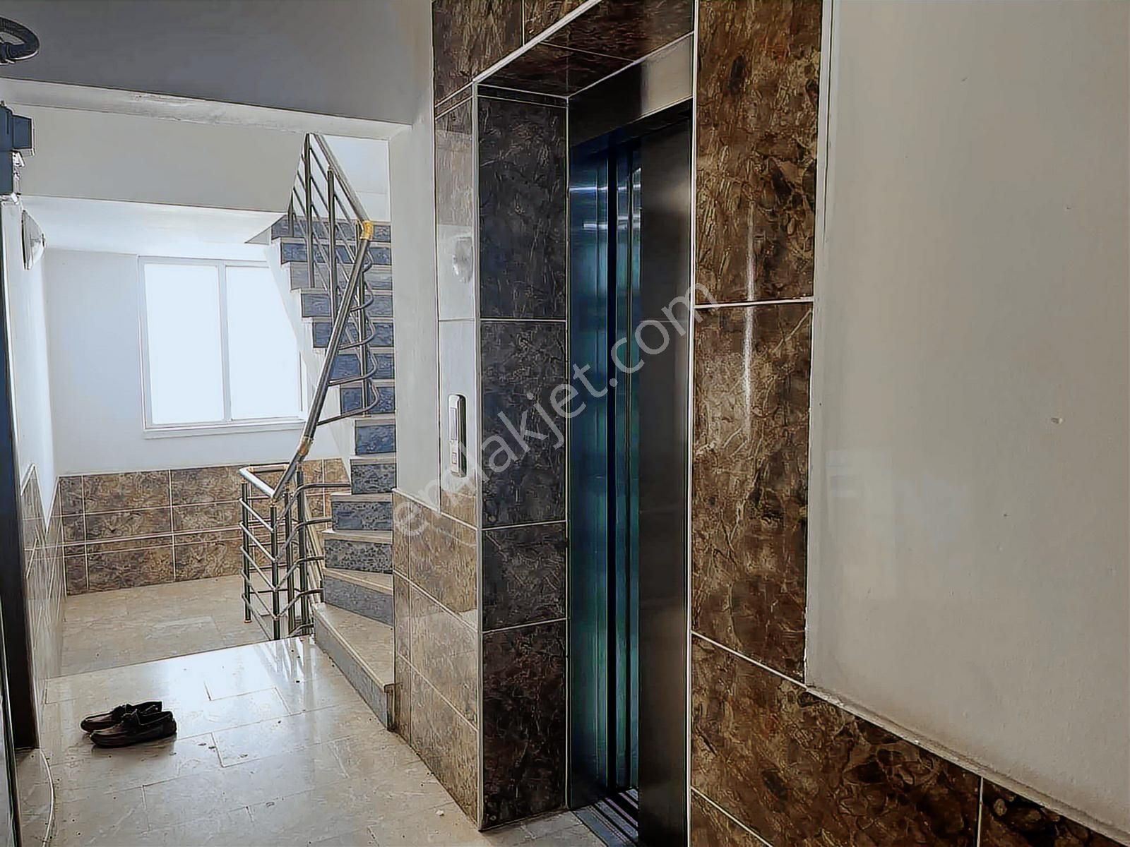 Turyaptan 3+1 Yükseltepede Asansörlü Katta Full Yapılı Ön Cephe - Görsel 2