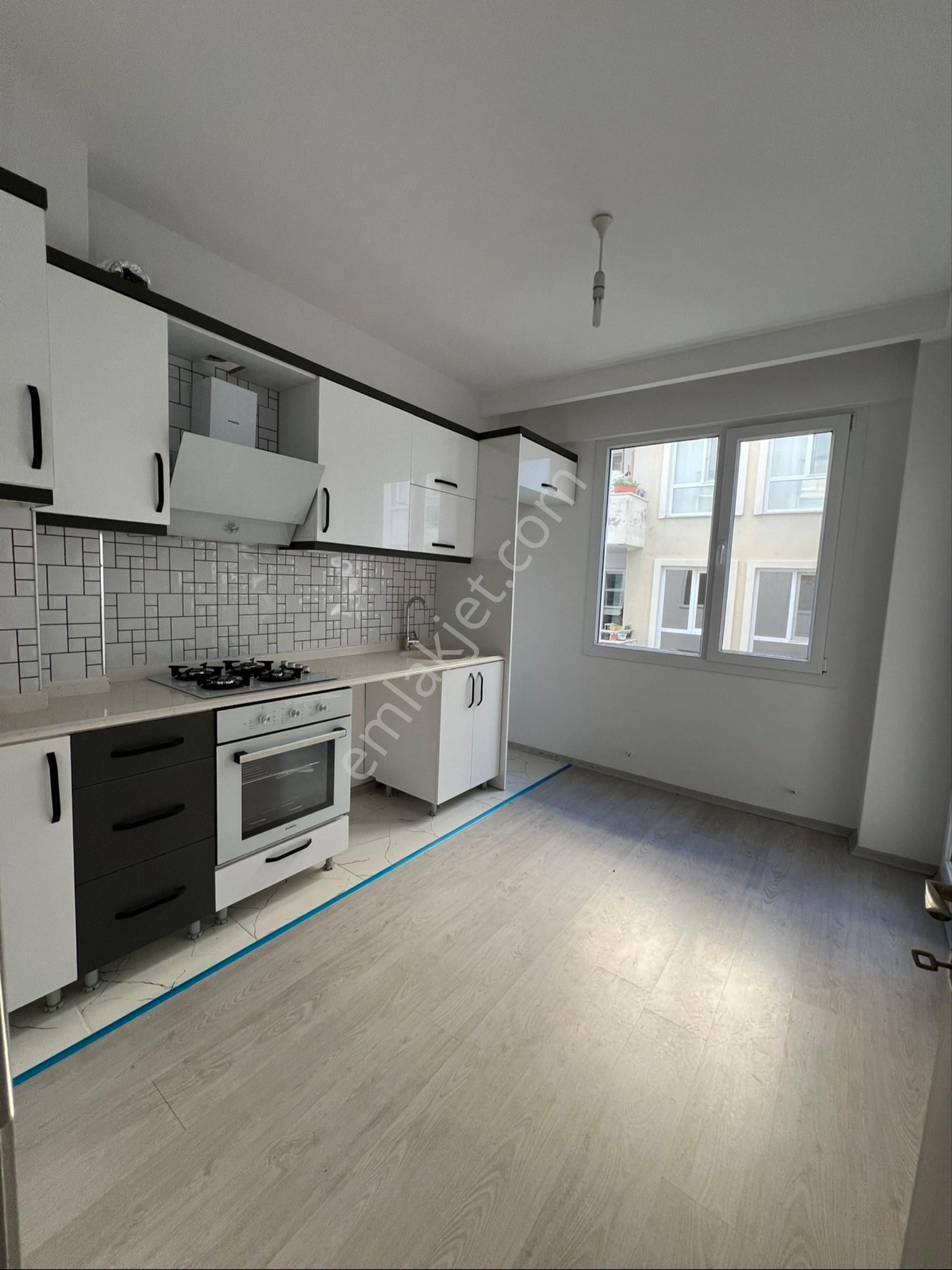 Kusadası Davutlarda Kapalı Mutfaklu 3+1 Daire Satılık - Görsel 2