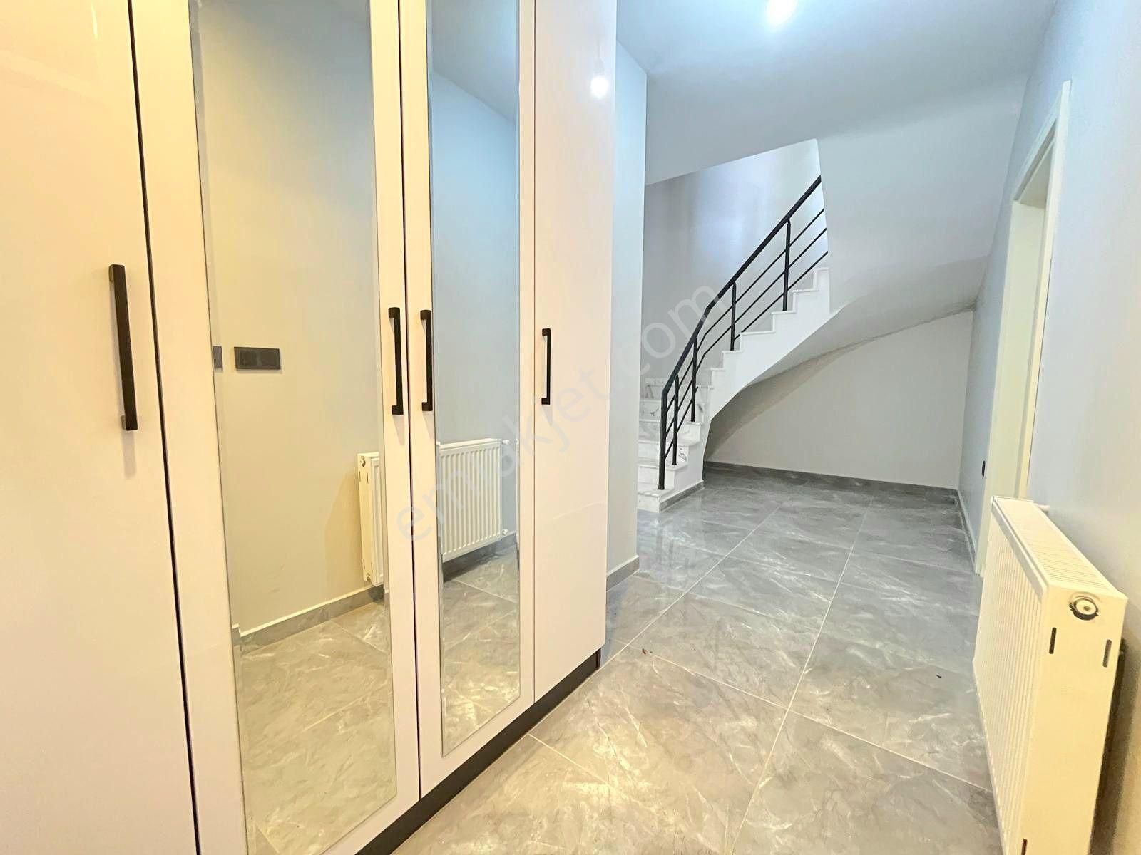 ▶ ▶ Akçay Körfez'den Giriş Katında Odası Olan Muhteşem Manzaralı 5+1 Sıfır Villa - Görsel 5