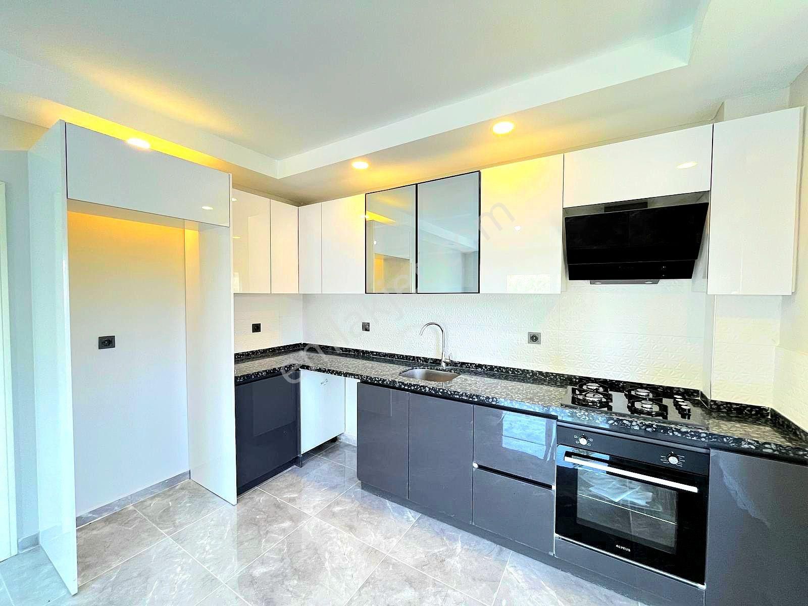 ▶ ▶ Akçay Körfez'den Giriş Katında Odası Olan Muhteşem Manzaralı 5+1 Sıfır Villa - Görsel 6