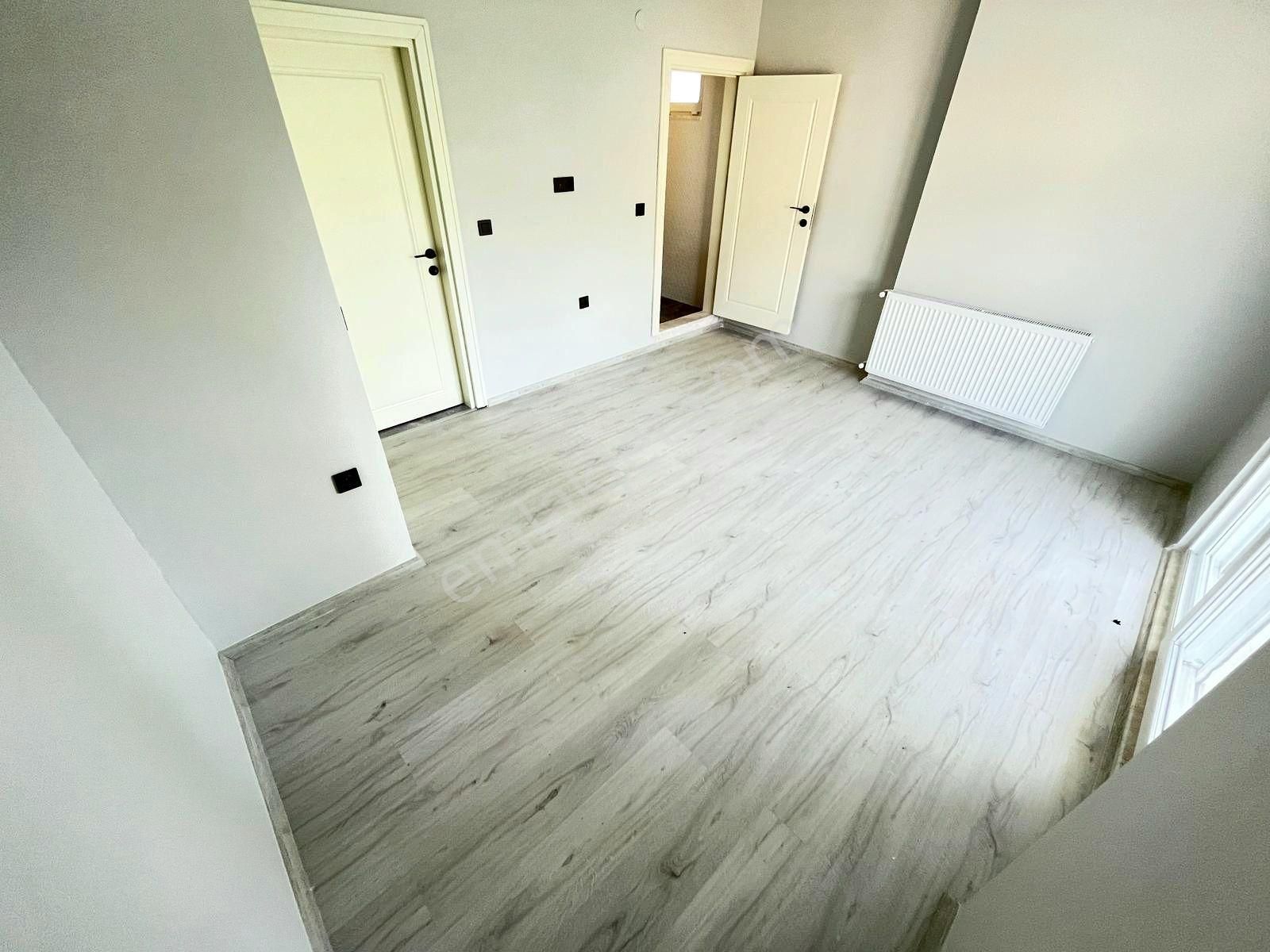 ▶ ▶ Akçay Körfez'den Giriş Katında Odası Olan Muhteşem Manzaralı 5+1 Sıfır Villa - Görsel 16