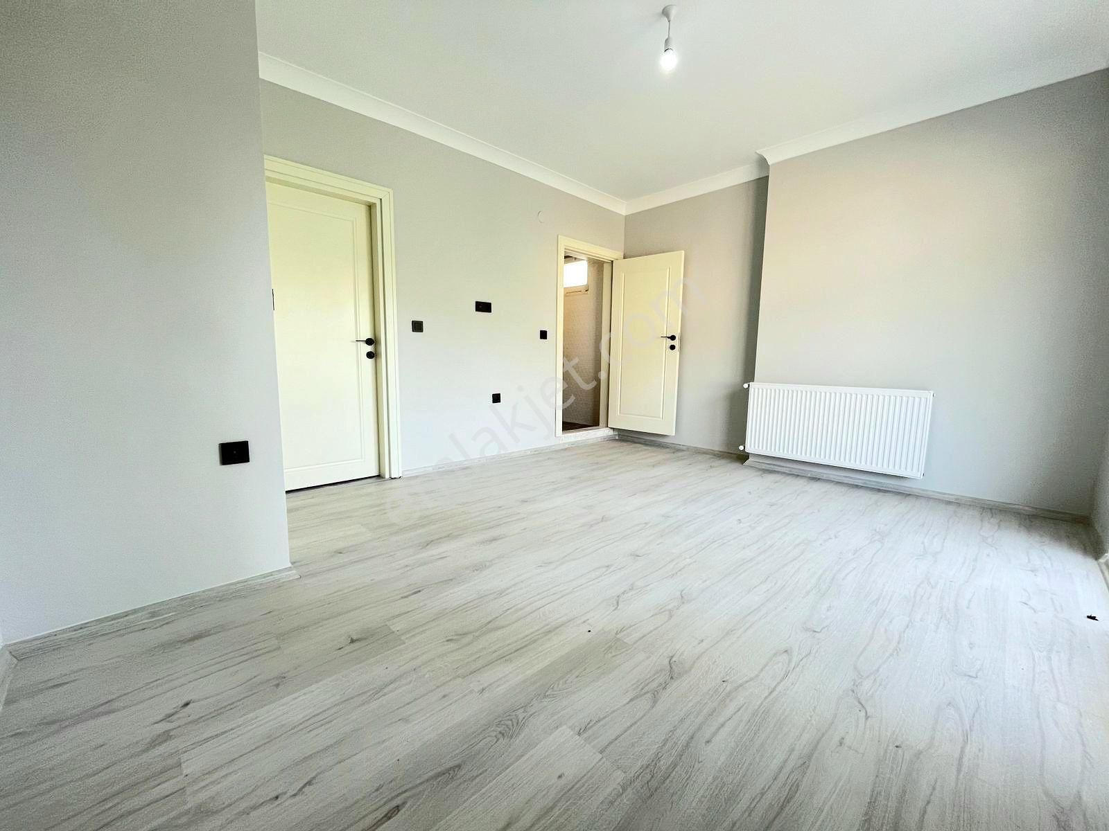 ▶ ▶ Akçay Körfez'den Giriş Katında Odası Olan Muhteşem Manzaralı 5+1 Sıfır Villa - Görsel 14