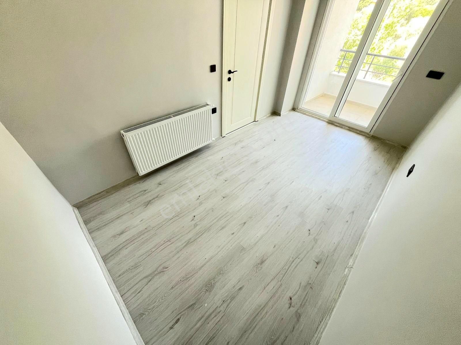 ▶ ▶ Akçay Körfez'den Giriş Katında Odası Olan Muhteşem Manzaralı 5+1 Sıfır Villa - Görsel 32