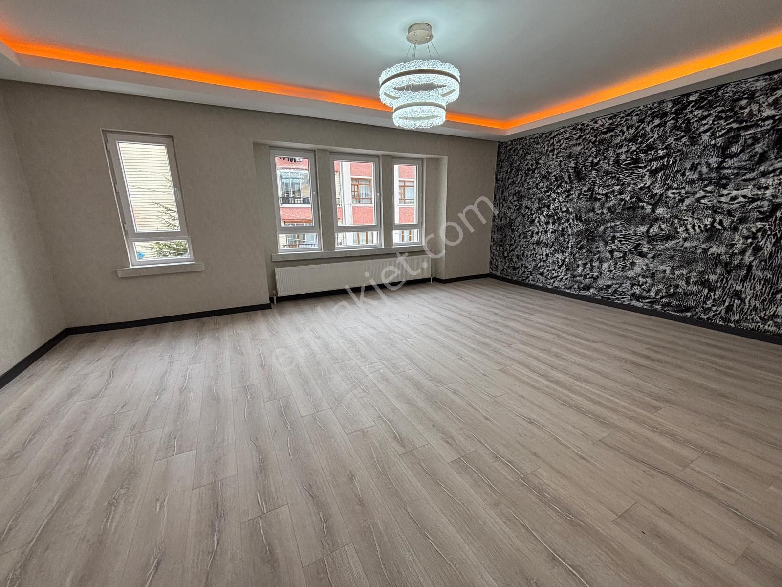 Ufuktepe Mahallesi'nde Full Yapılı 4+1 Daire! - Görsel 9