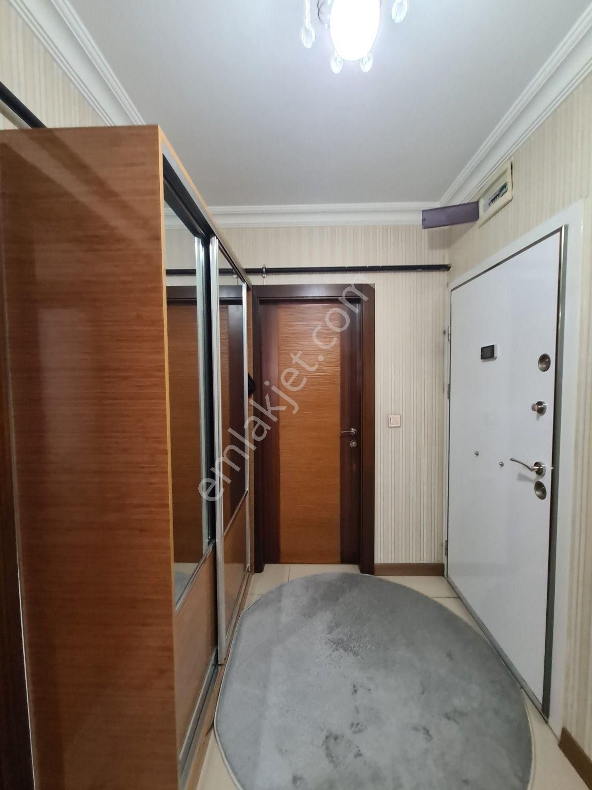 Panoramik Şehir Manzaralı 2 Giriş 2 Mutfaklı Kapalı Teraslı 6+1 - Görsel 12