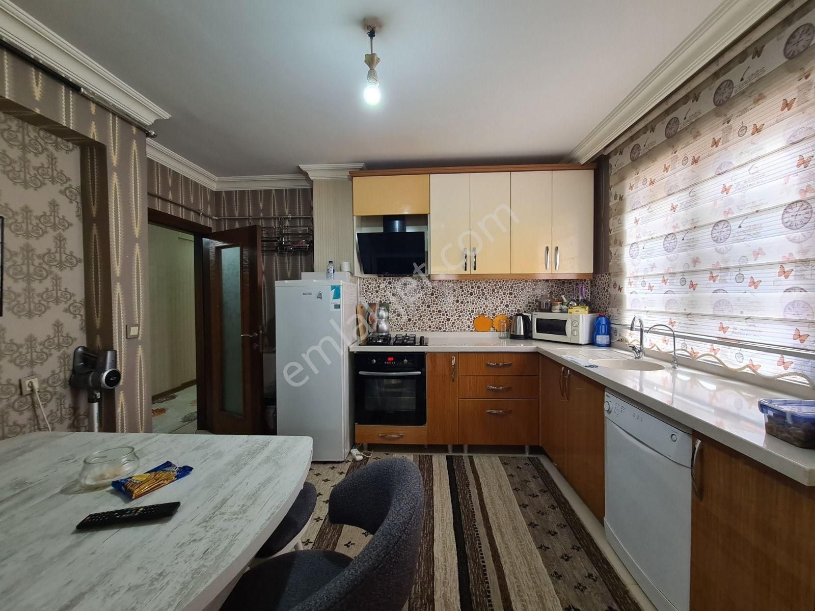 Panoramik Şehir Manzaralı 2 Giriş 2 Mutfaklı Kapalı Teraslı 6+1 - Görsel 8