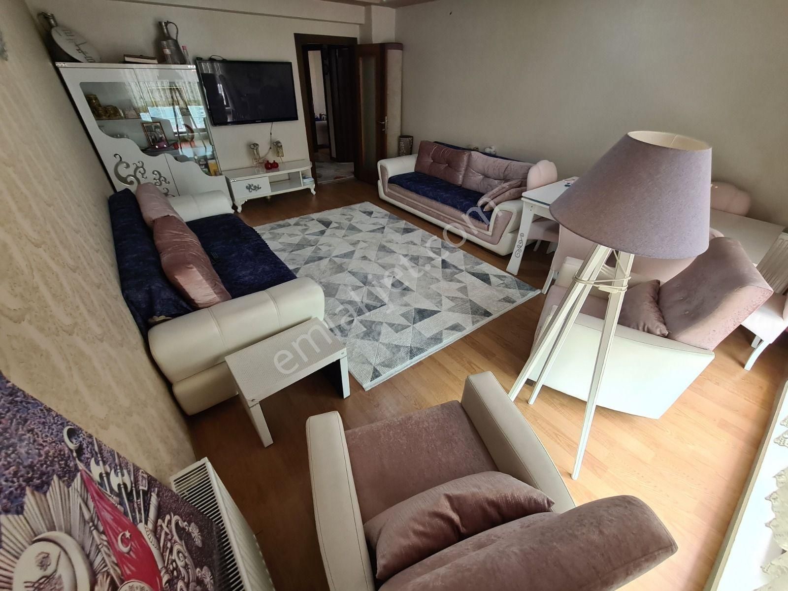 Panoramik Şehir Manzaralı 2 Giriş 2 Mutfaklı Kapalı Teraslı 6+1 - Görsel 4