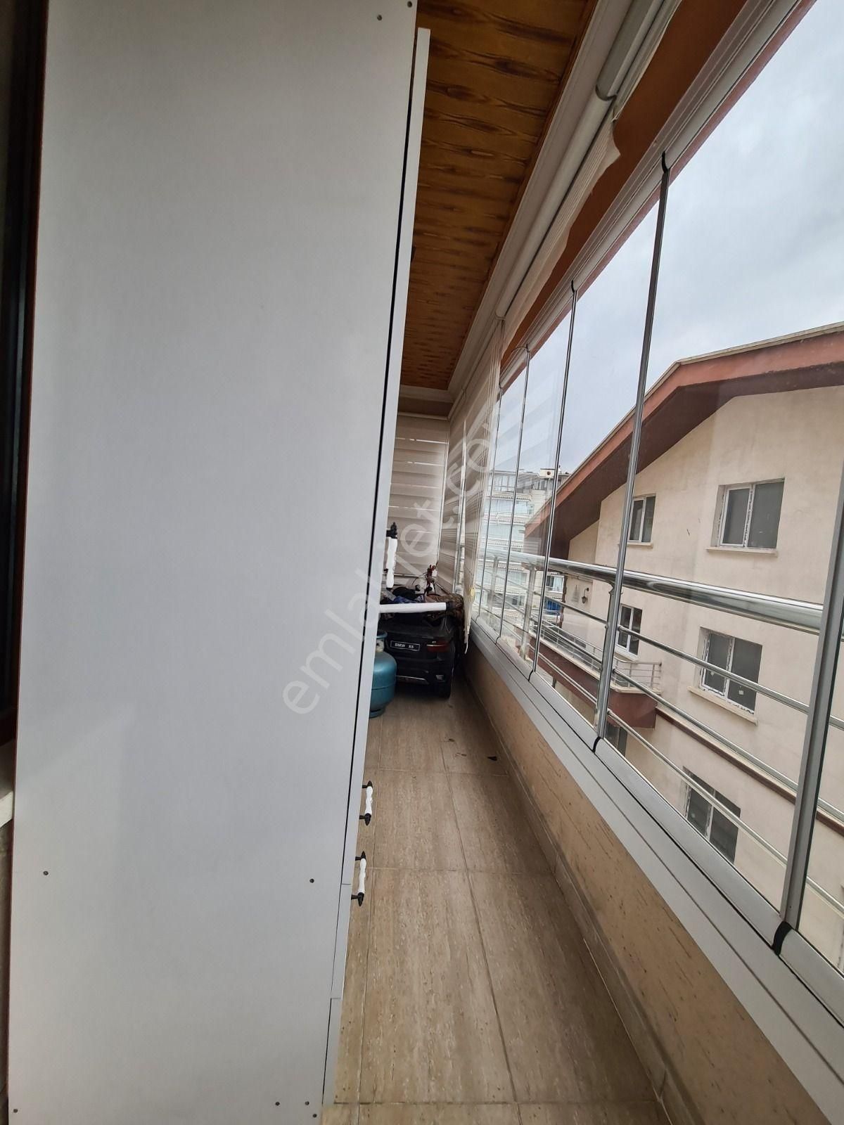 Panoramik Şehir Manzaralı 2 Giriş 2 Mutfaklı Kapalı Teraslı 6+1 - Görsel 17