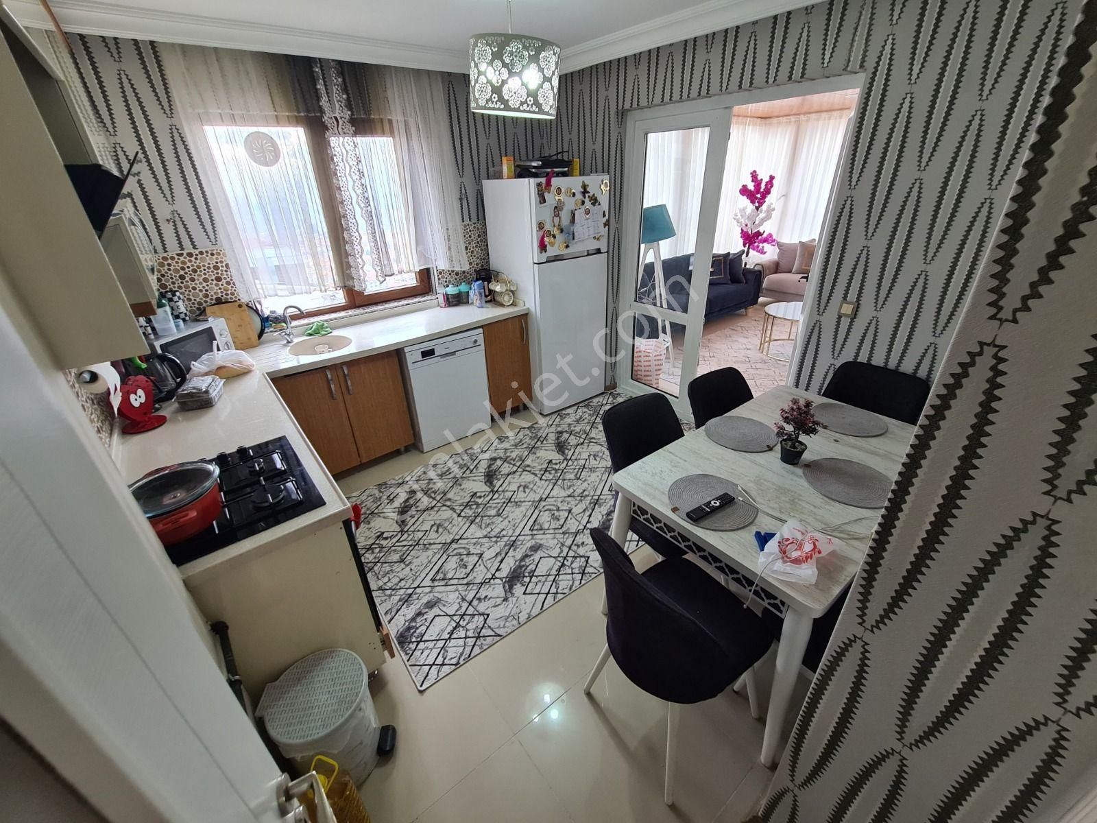 Panoramik Şehir Manzaralı 2 Giriş 2 Mutfaklı Kapalı Teraslı 6+1 - Görsel 24