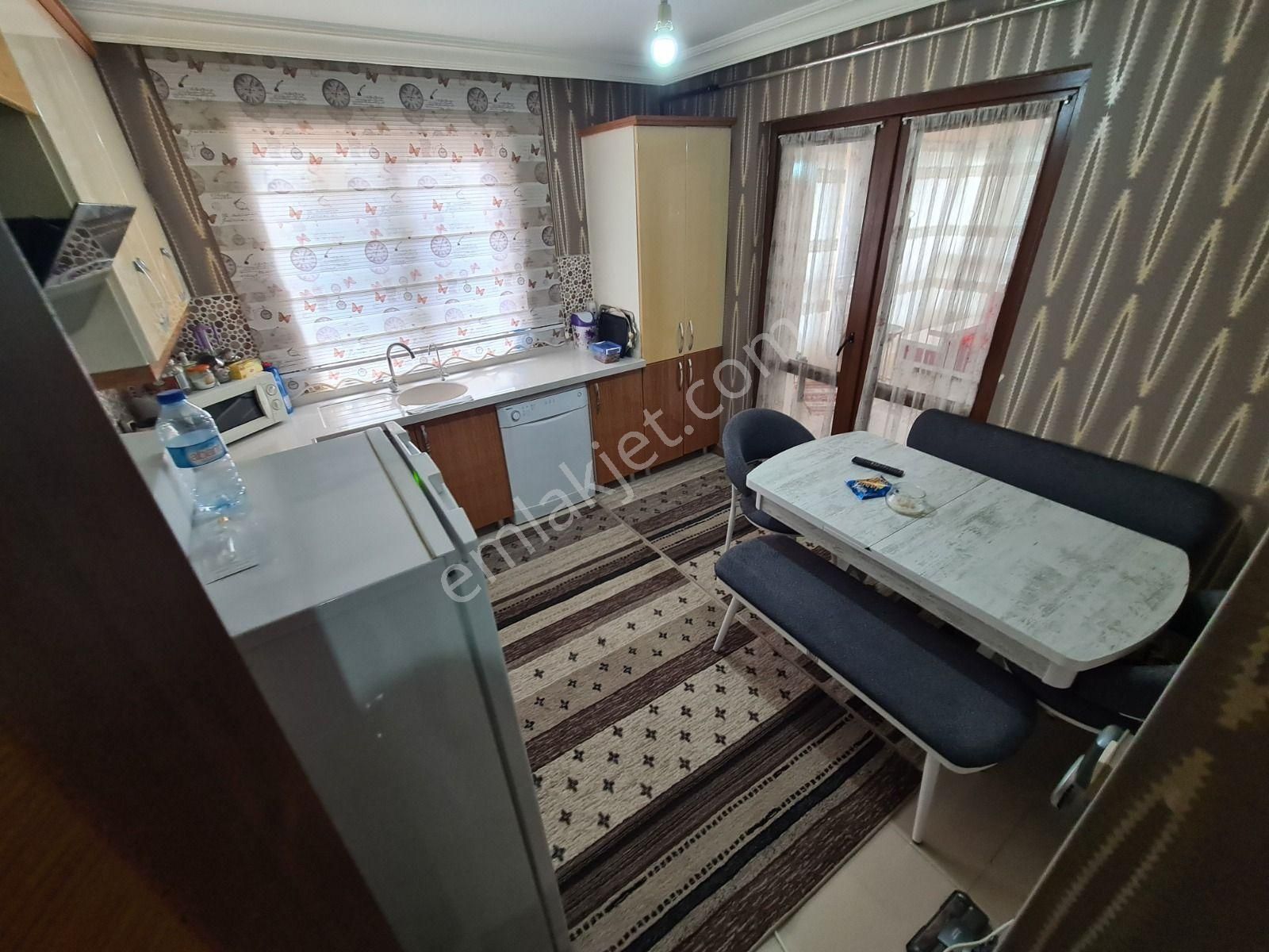 Panoramik Şehir Manzaralı 2 Giriş 2 Mutfaklı Kapalı Teraslı 6+1 - Görsel 7