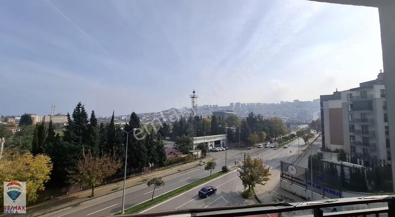 Merkezi Konumda Sıfır 1+1 Satılık Daire