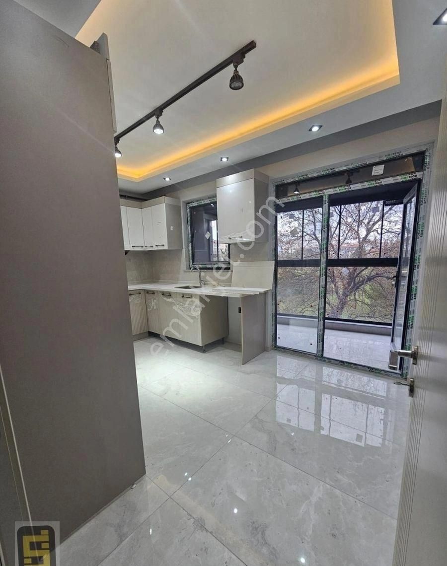 Sünbül İnşaat Emlak Şarhöyük Merkezde Z.ısıtma Ö.garajlı 3+1 - Görsel 1