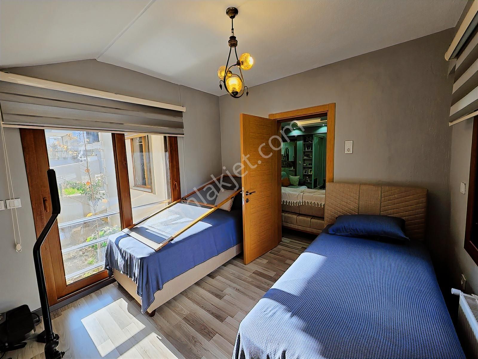 Yeni Foça Genç Bina, Masrafsız, Teraslı Ve Hobi Bahçeli Satılık - Görsel 4