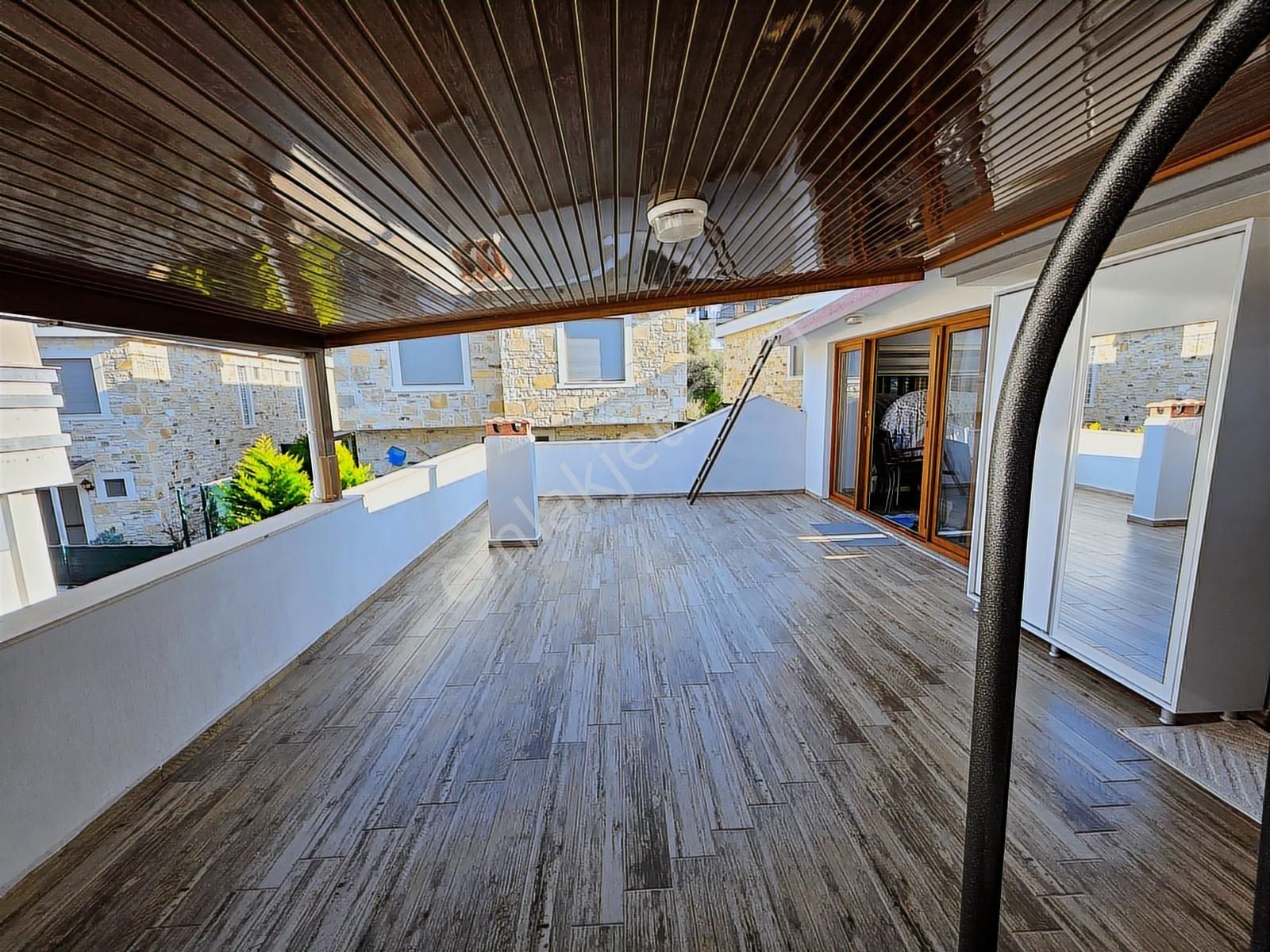 Yeni Foça Genç Bina, Masrafsız, Teraslı Ve Hobi Bahçeli Satılık - Görsel 6