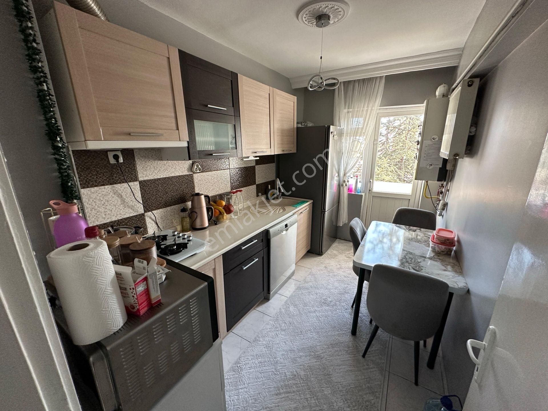 Etlik Mahallesi'nde Cadde Yakını 3+1 Daire!