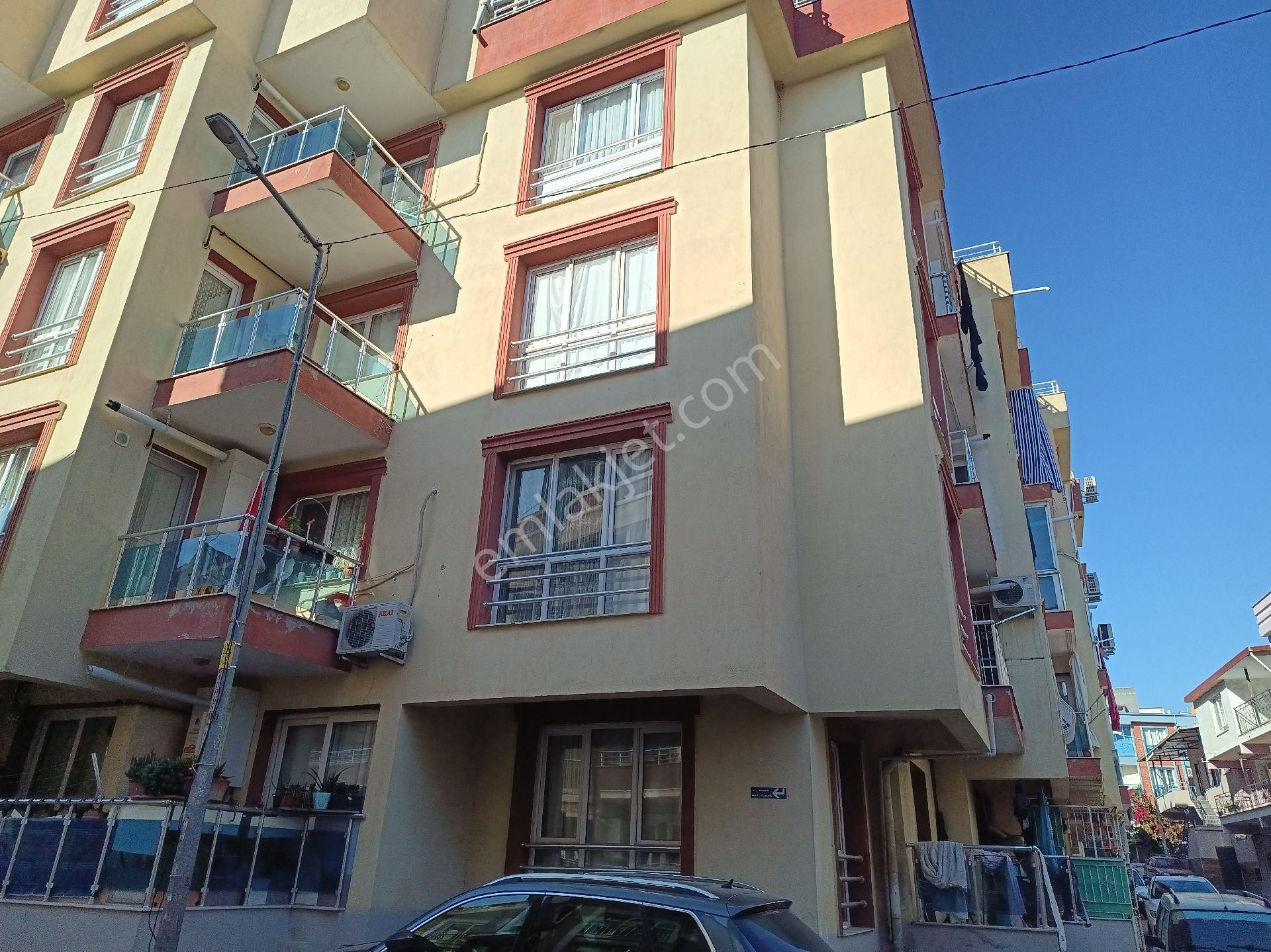 Buket Emlaktan Satılık 2+1 Daire En Üst Kat Doğalgazlı Ayrı V.c.li