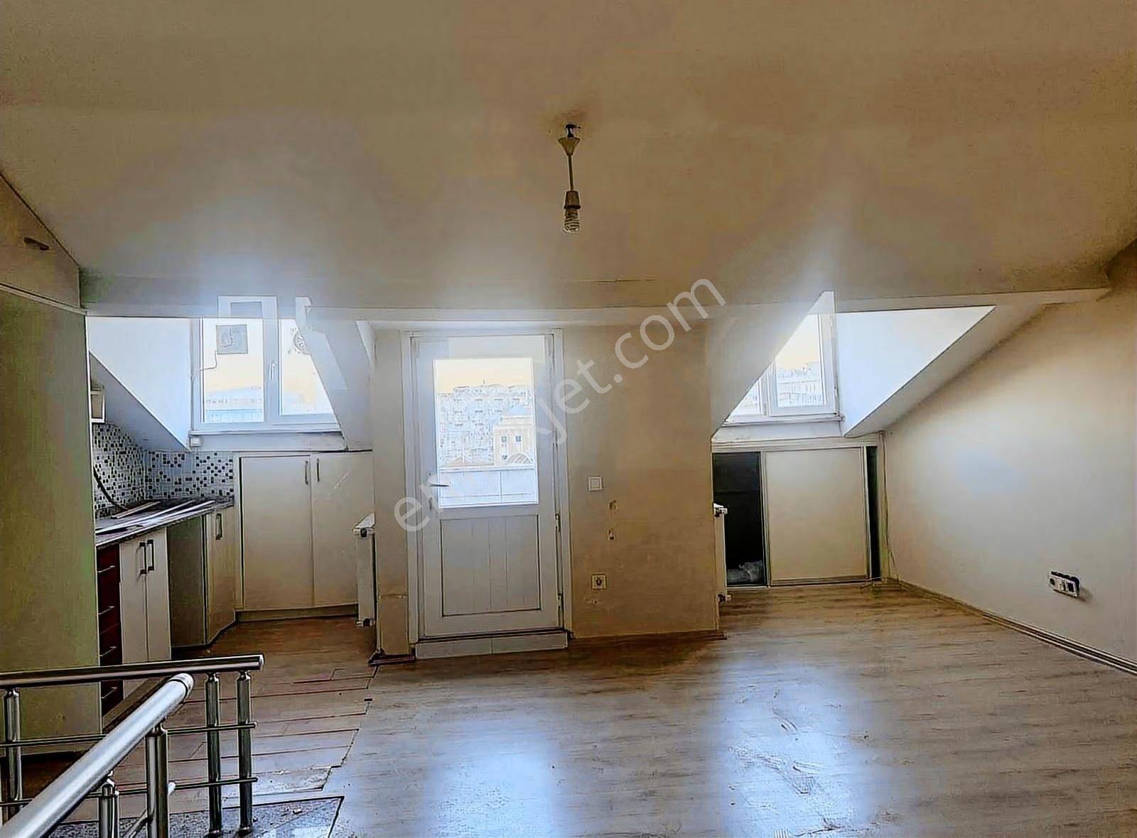 Kağithane Yeşilçe Mah Merkezi Konumda 2+1 Kiralık Dubleks Daire - Görsel 15