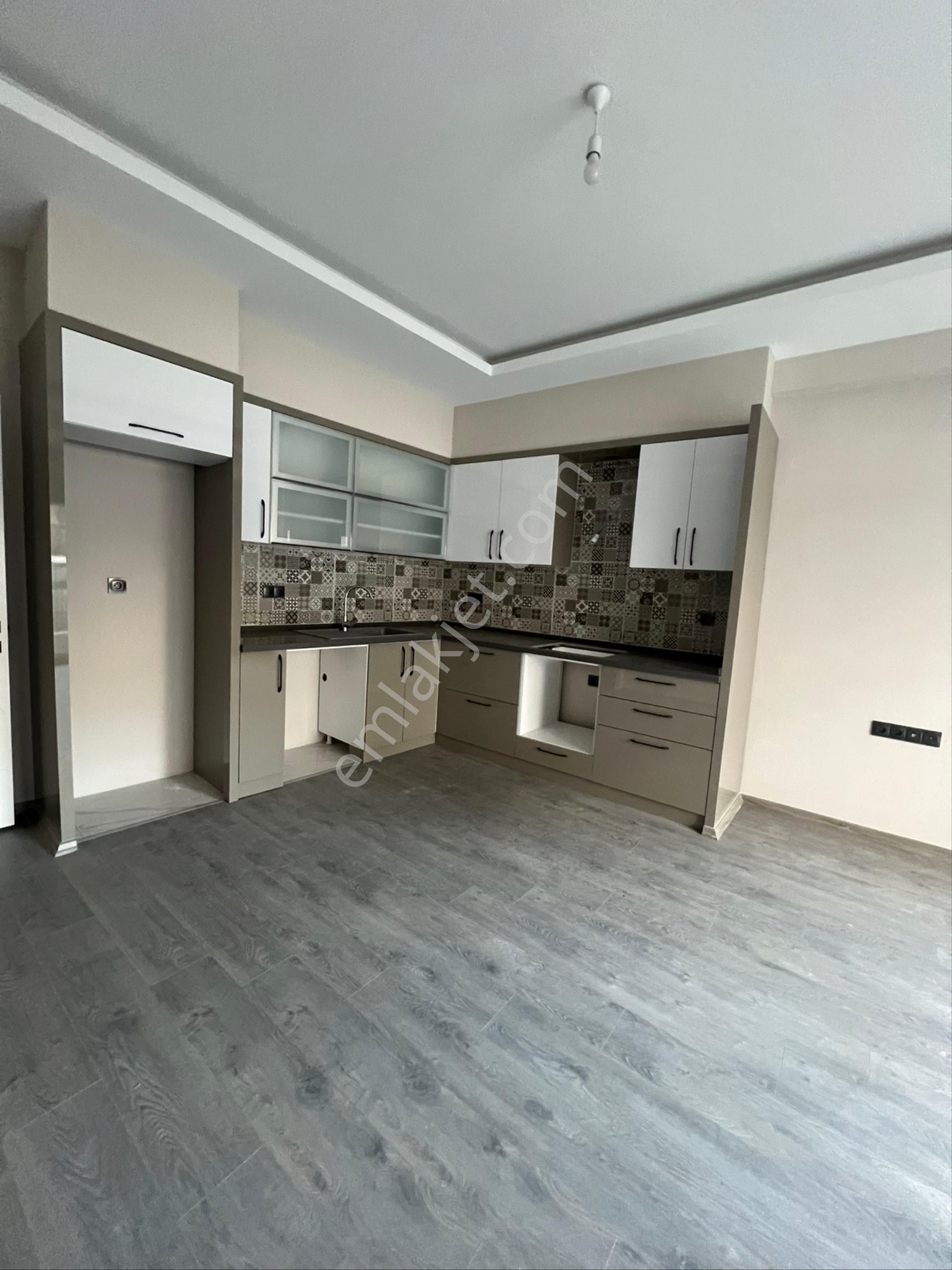 Kuşadası Davutlar Merkezi Konumda Satılık 2+1 Daire