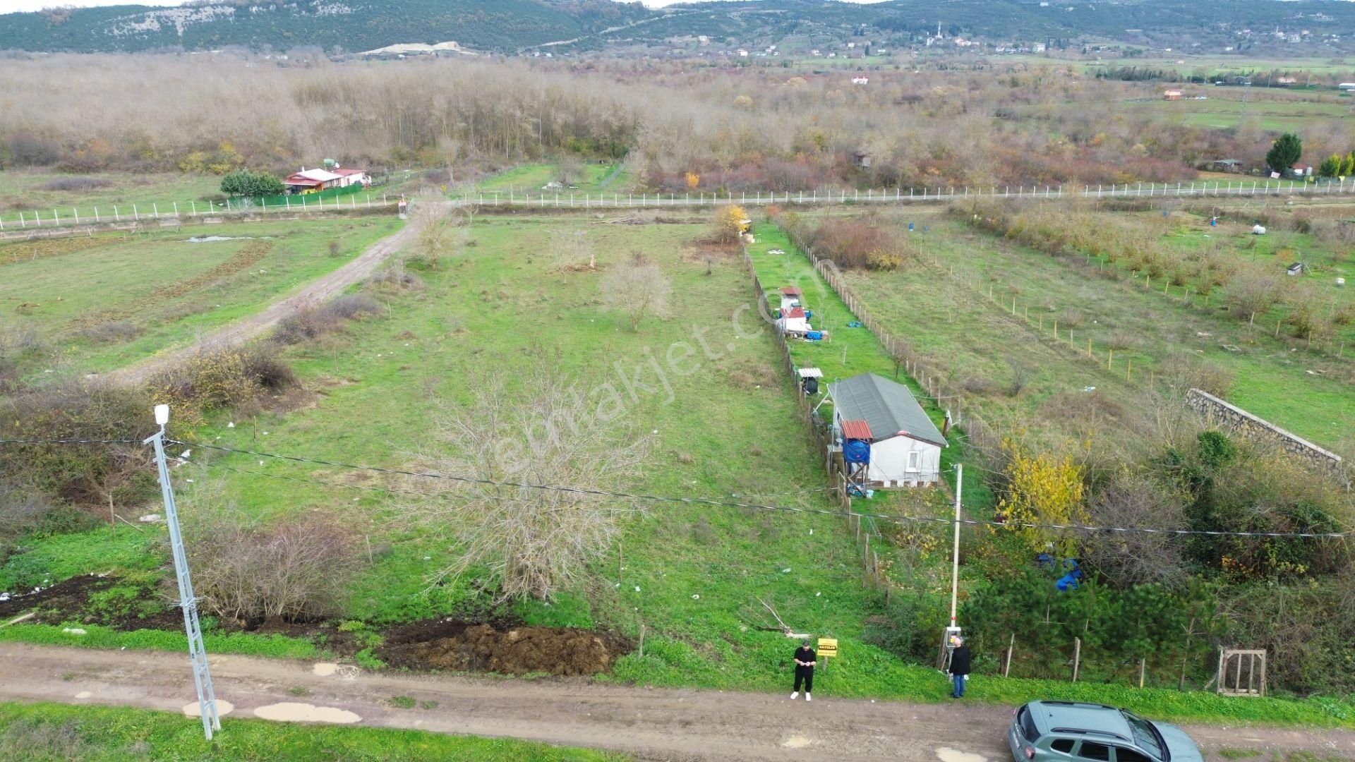 Dc Gayrimenkul'den Göçe Köyünde 558m2 Yola Cephe Arazi - Görsel 3