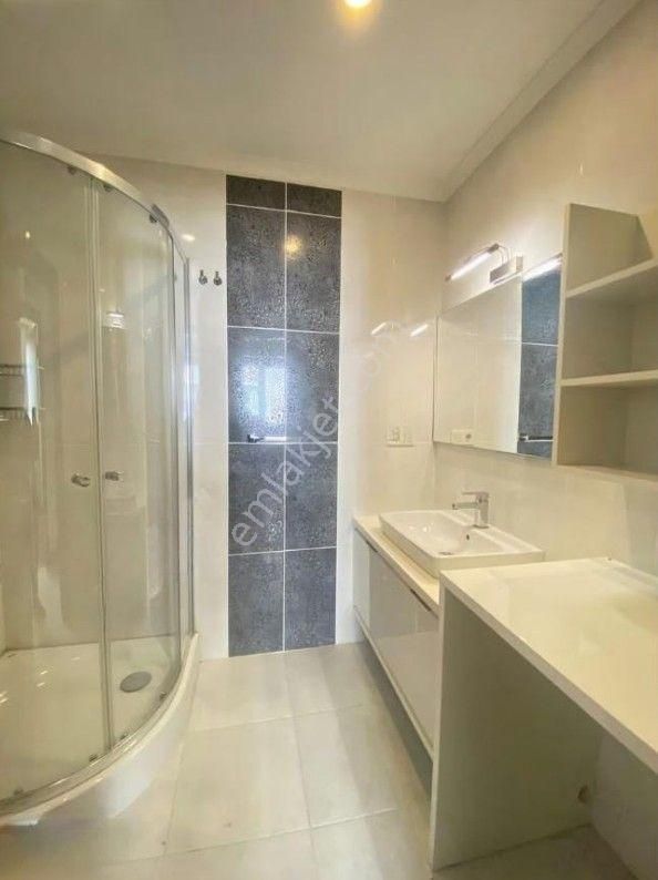 Boş... Erenköy İstasyonda Boş Balkon Giyinme Odalı 170 M2 4+1 - Görsel 16