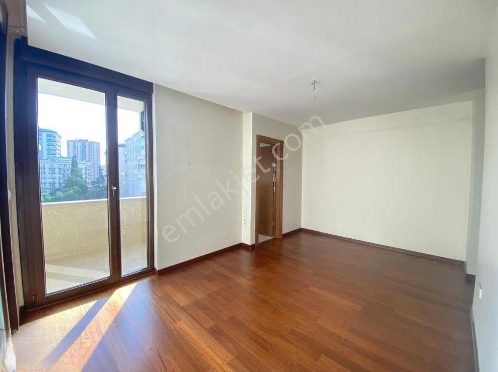Boş... Erenköy İstasyonda Boş Balkon Giyinme Odalı 170 M2 4+1 - Görsel 10