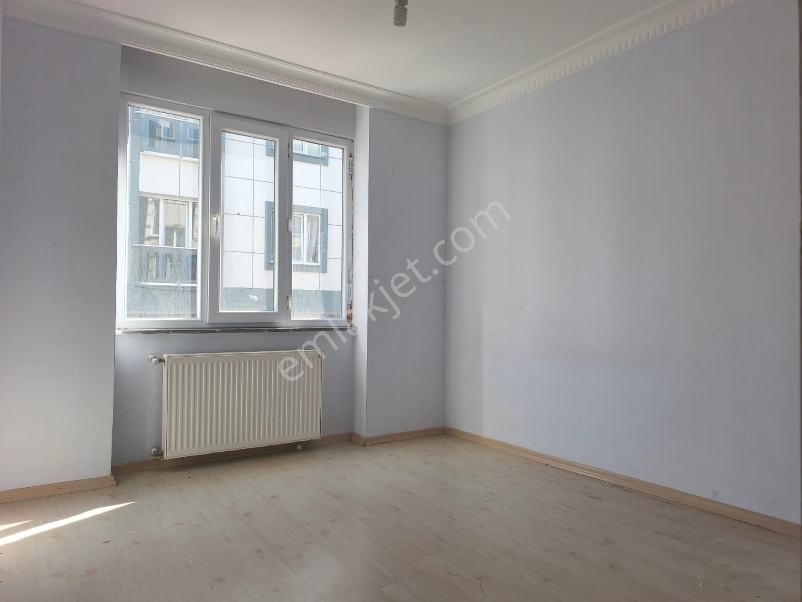 İnönü Mahallesinde Cumartesi Pazarına Paralel 2+1 2017 Yapımı - Görsel 3