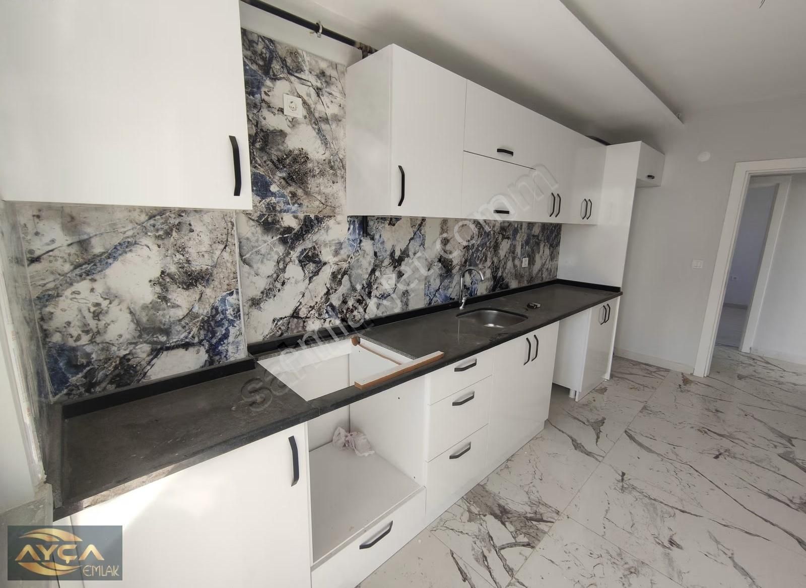 Havuzlu Sit. Ana Caddeye Ve Denize Yakın Ayçadan Kir. 2+1 Daire - Görsel 31