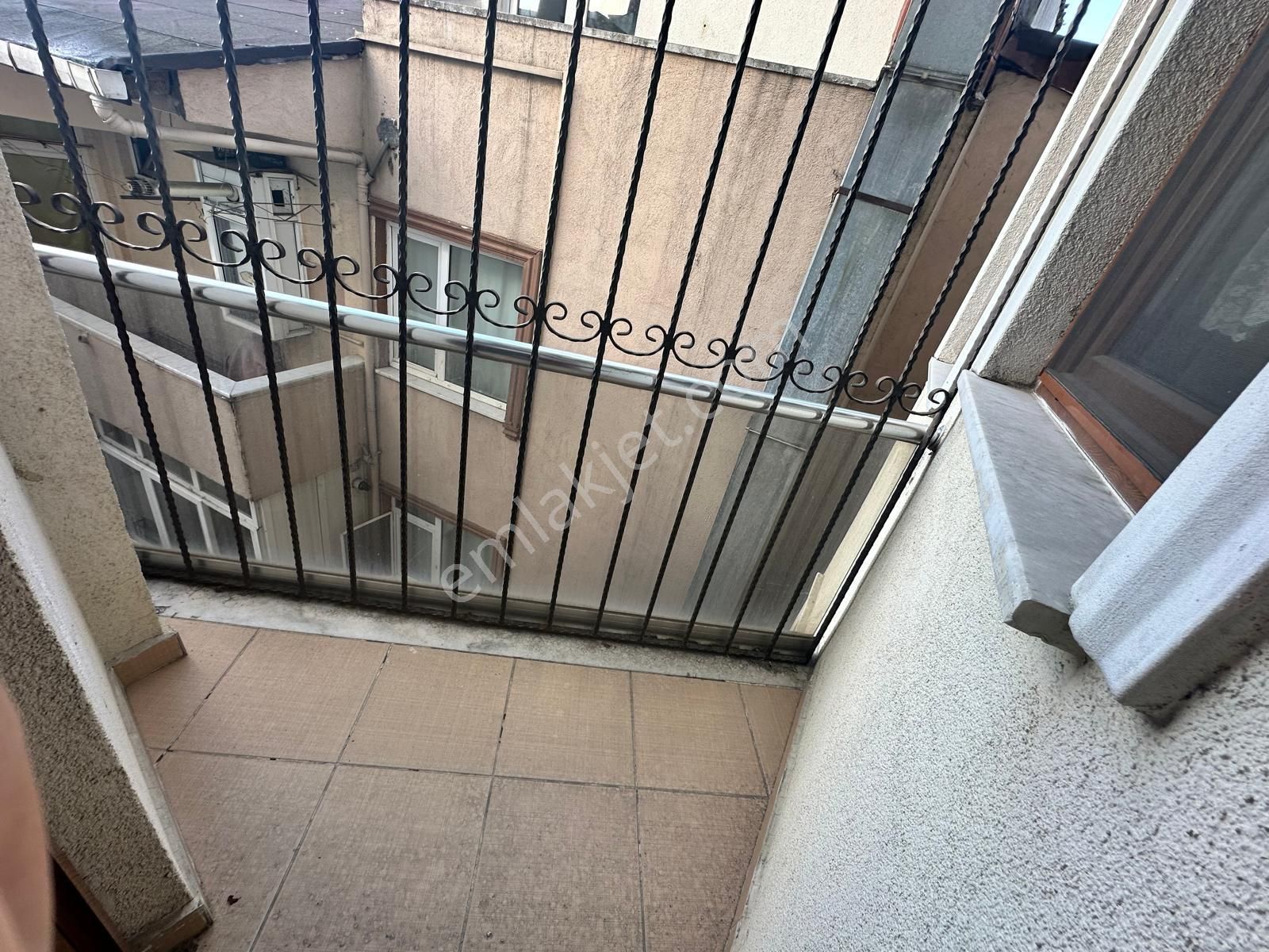 Çeliktepe'de,metroya 12 Dk. 2+1 Satılık Daire,artum'dan - Görsel 4