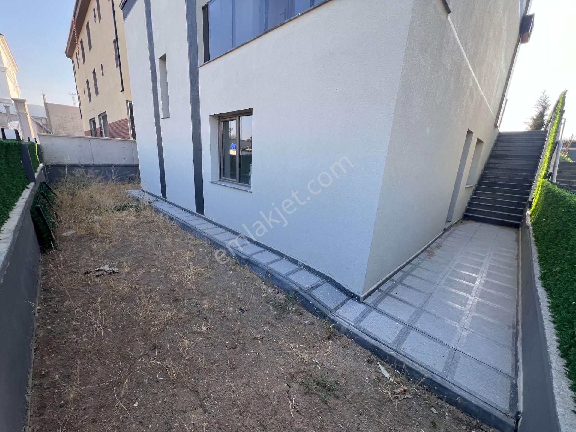 Etimesgut Yeni Baglıca Mah 3katlı Saunalı Ozel Hamamlı 5+1 Villa - Görsel 22