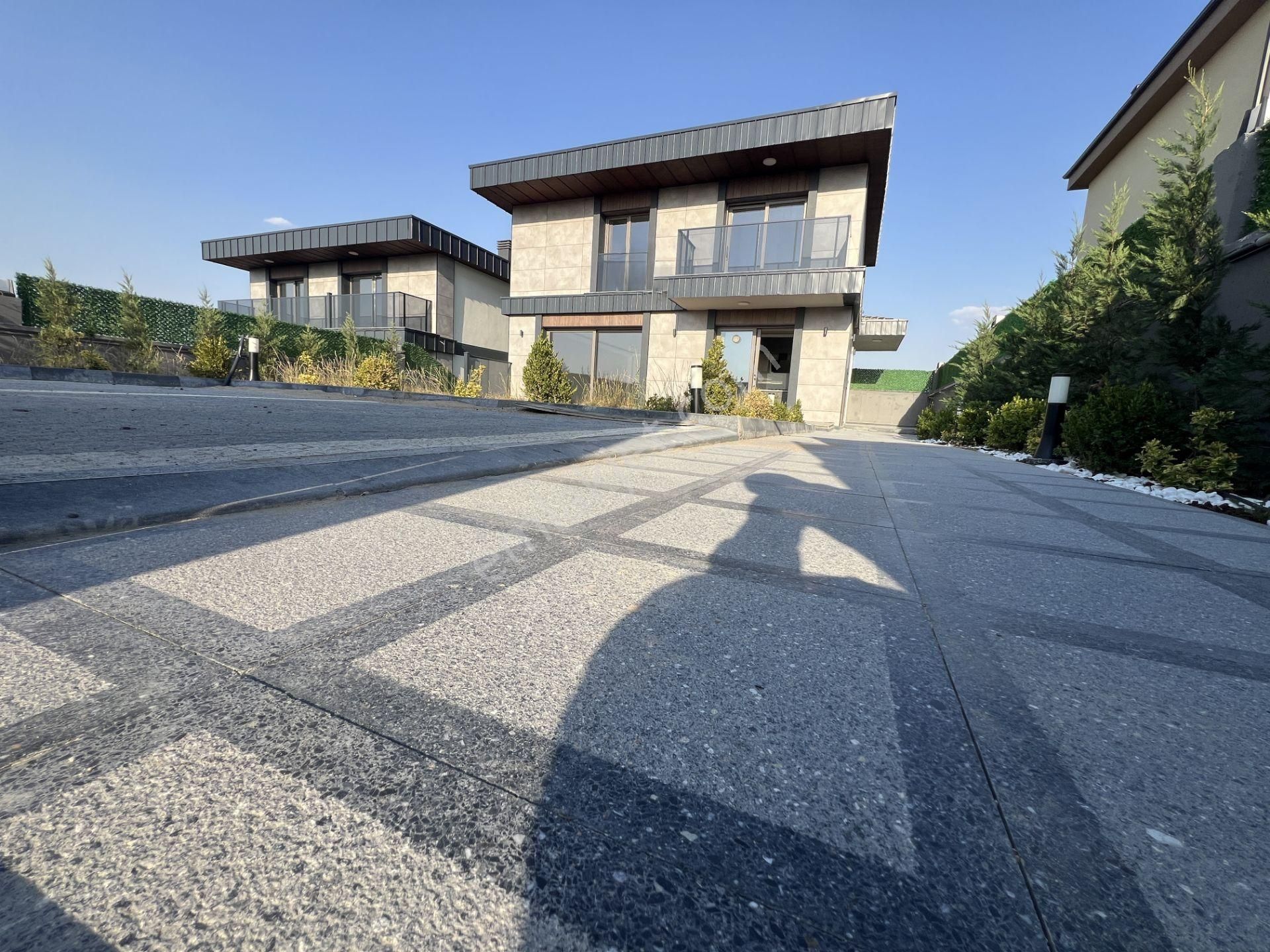 Etimesgut Yeni Baglıca Mah 3katlı Saunalı Ozel Hamamlı 5+1 Villa - Görsel 44