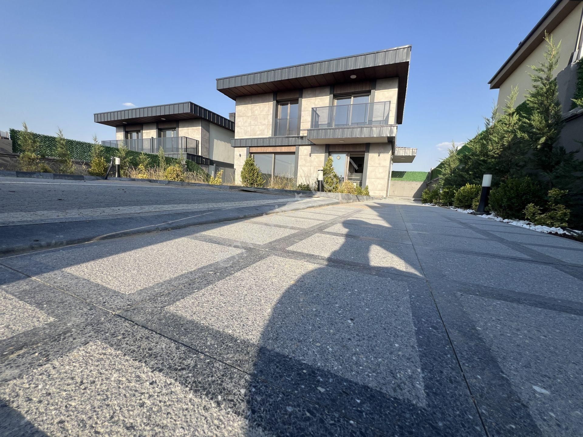 Etimesgut Yeni Baglıca Mah 3katlı Saunalı Ozel Hamamlı 5+1 Villa - Görsel 43