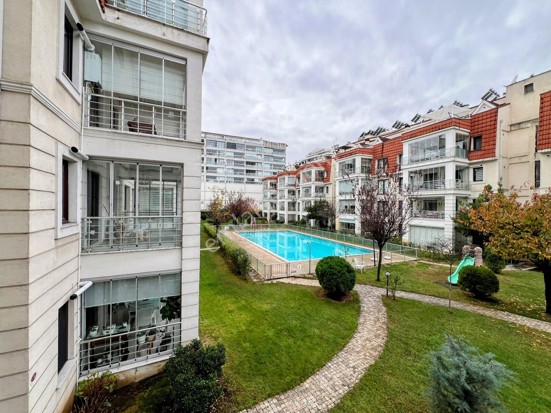 Yomra Kaşüstü'nde Kiralık 3+1 Lüks Daire, 170 M², Doğa Manzaralı, Site İçinde - Görsel 9