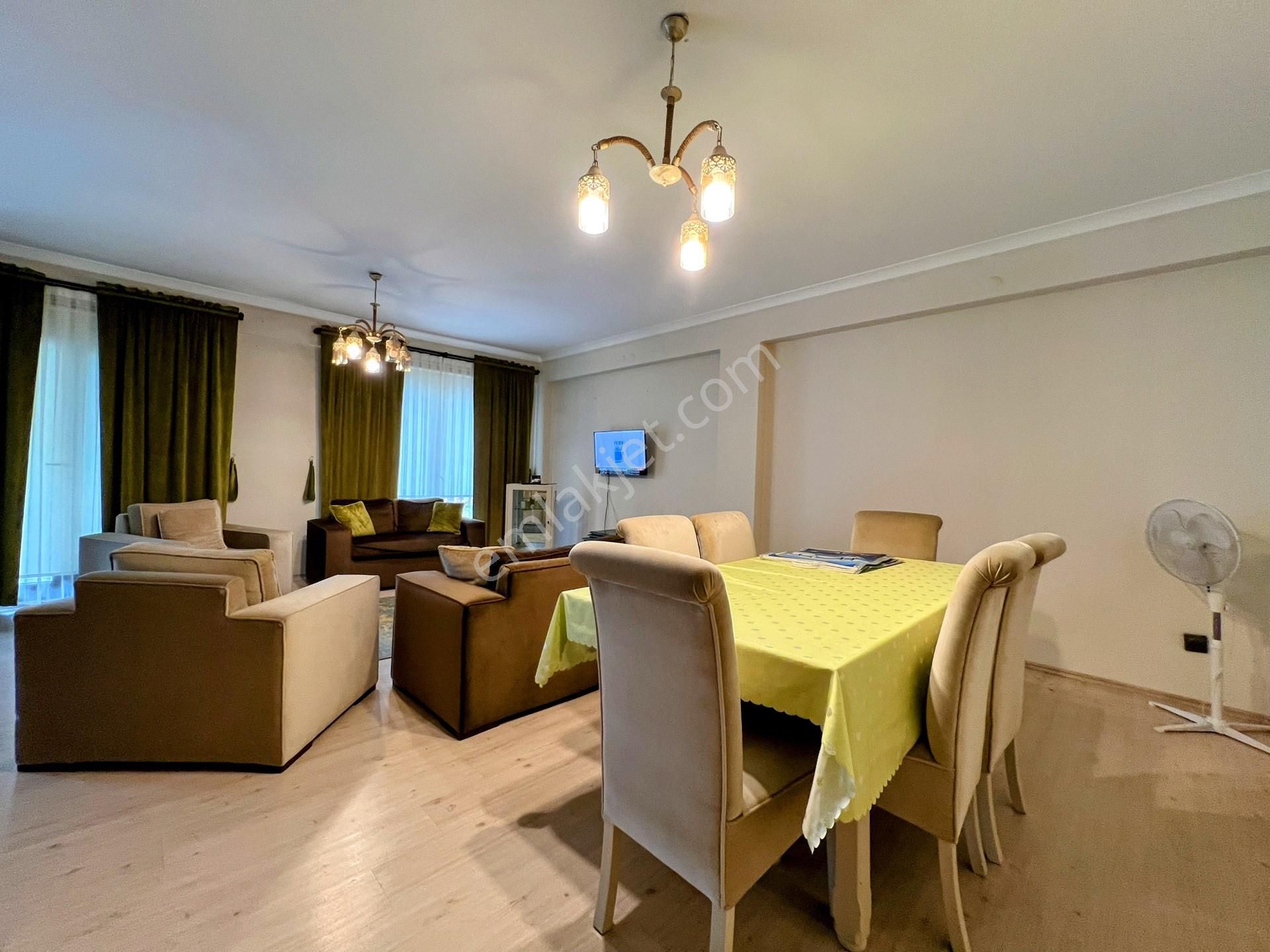 Yomra Kaşüstü'nde Kiralık 3+1 Lüks Daire, 170 M², Doğa Manzaralı, Site İçinde - Görsel 5