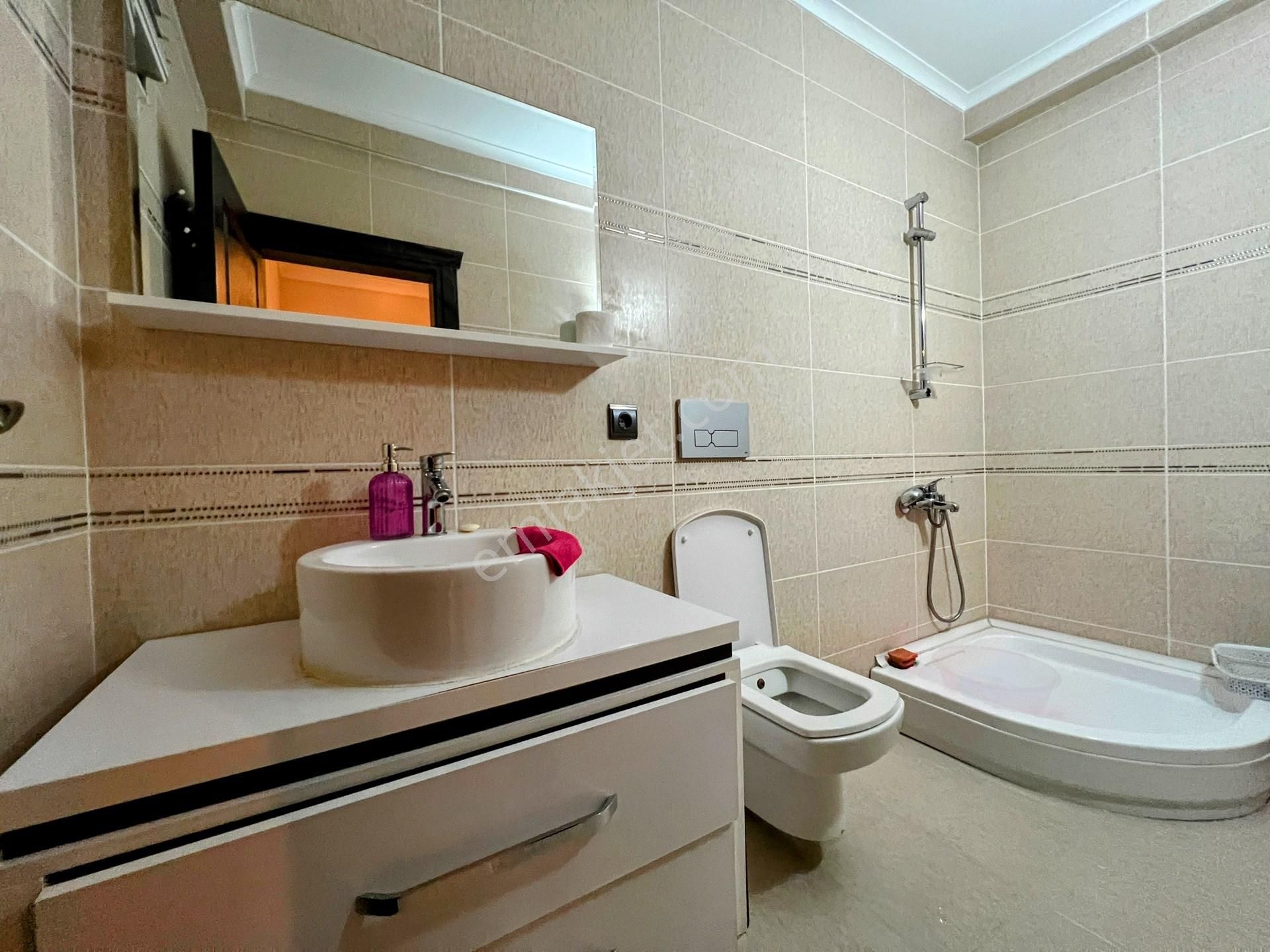 Yomra Kaşüstü'nde Kiralık 3+1 Lüks Daire, 170 M², Doğa Manzaralı, Site İçinde - Görsel 19