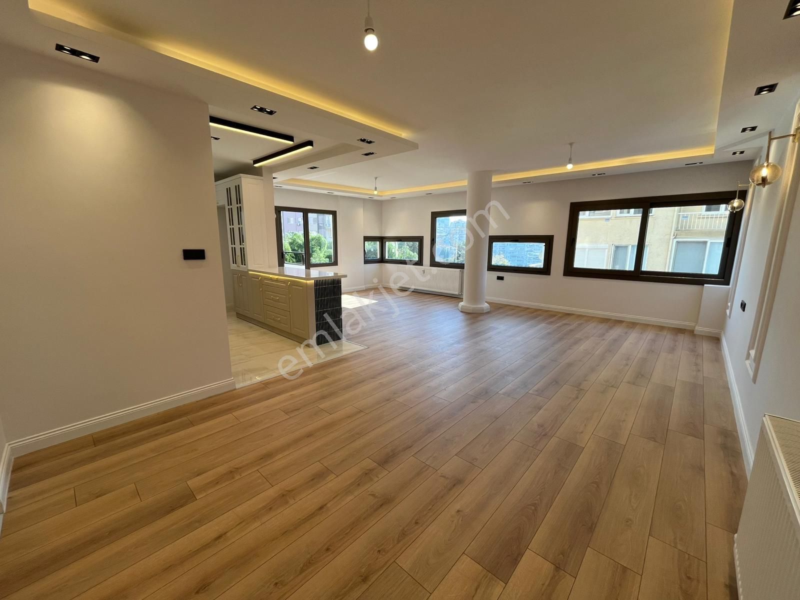 Asil'den Göztepe'de Cadde Üzeri 150 M2 Lüks Yapılı Köşe Arakat - Görsel 9