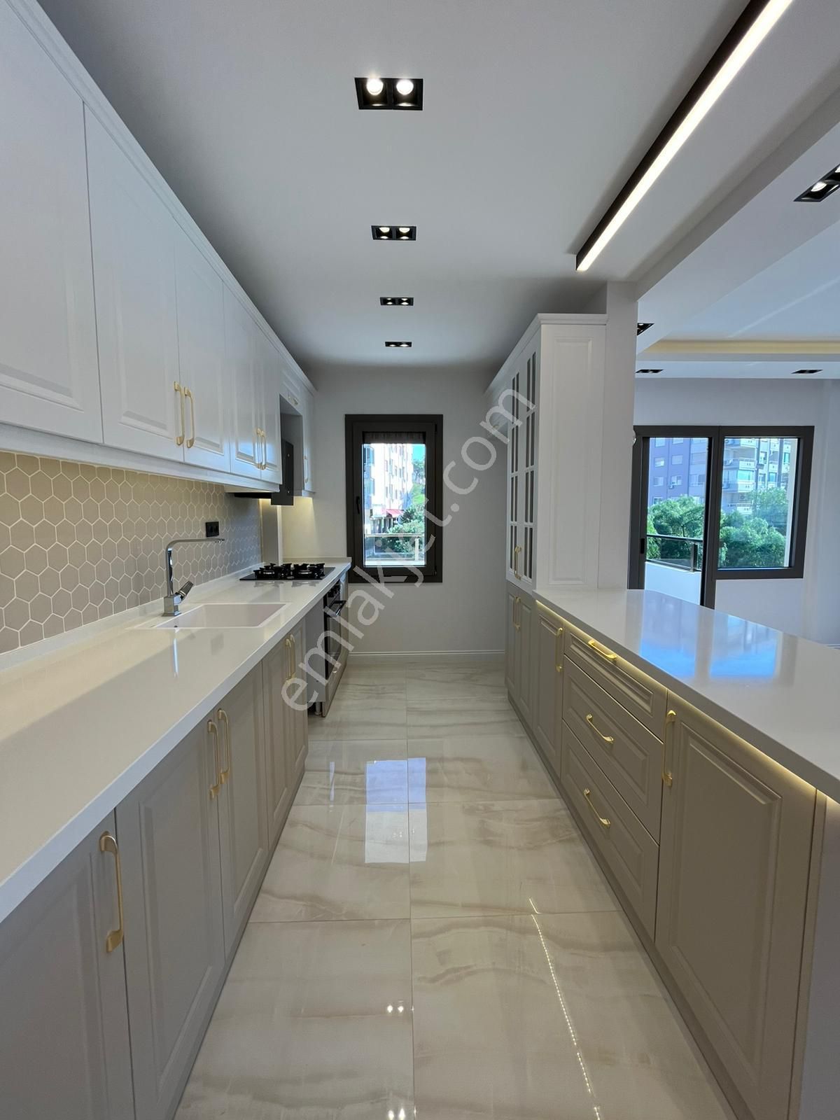 Asil'den Göztepe'de Cadde Üzeri 150 M2 Lüks Yapılı Köşe Arakat - Görsel 4