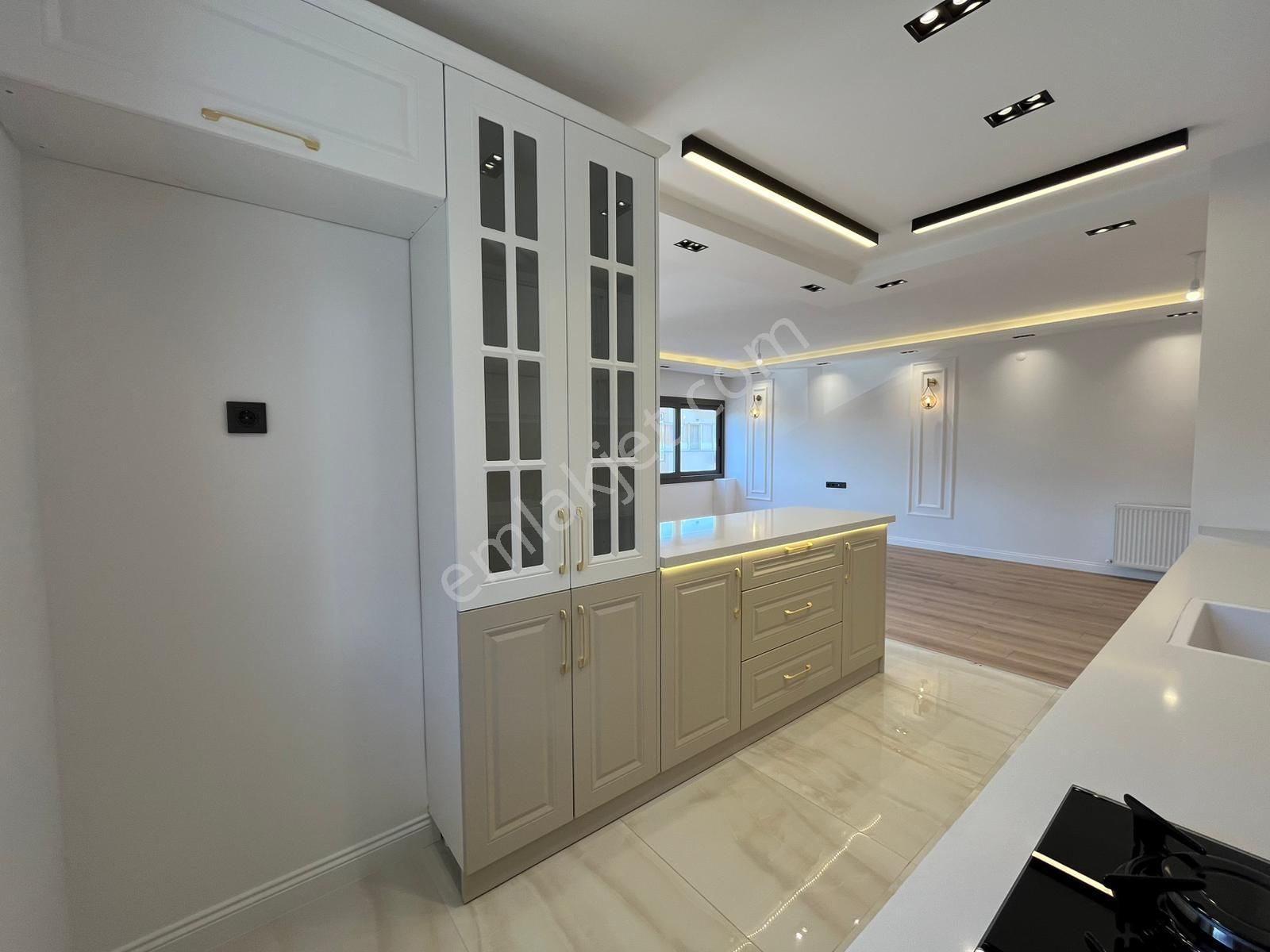 Asil'den Göztepe'de Cadde Üzeri 150 M2 Lüks Yapılı Köşe Arakat - Görsel 5