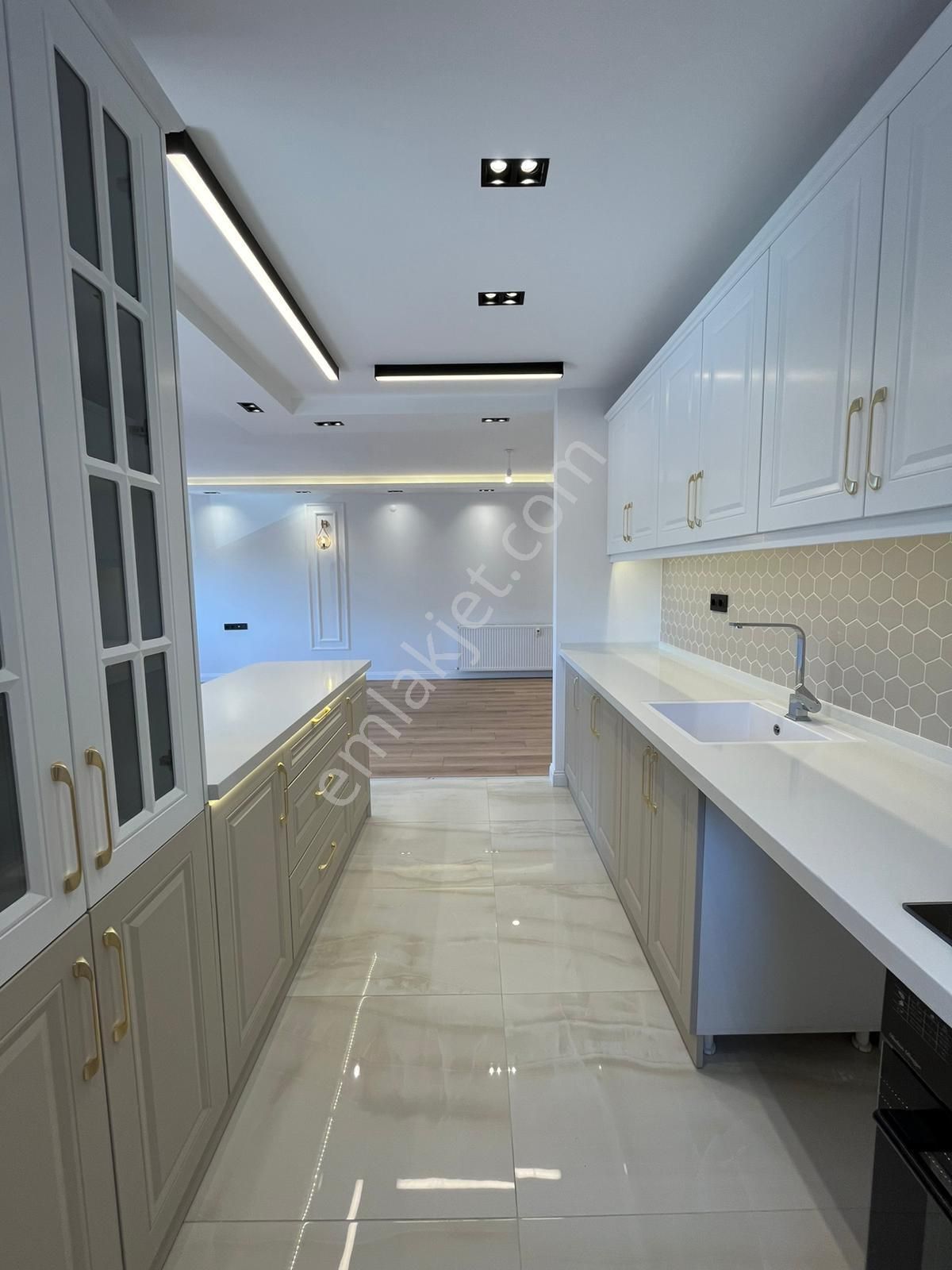 Asil'den Göztepe'de Cadde Üzeri 150 M2 Lüks Yapılı Köşe Arakat - Görsel 7