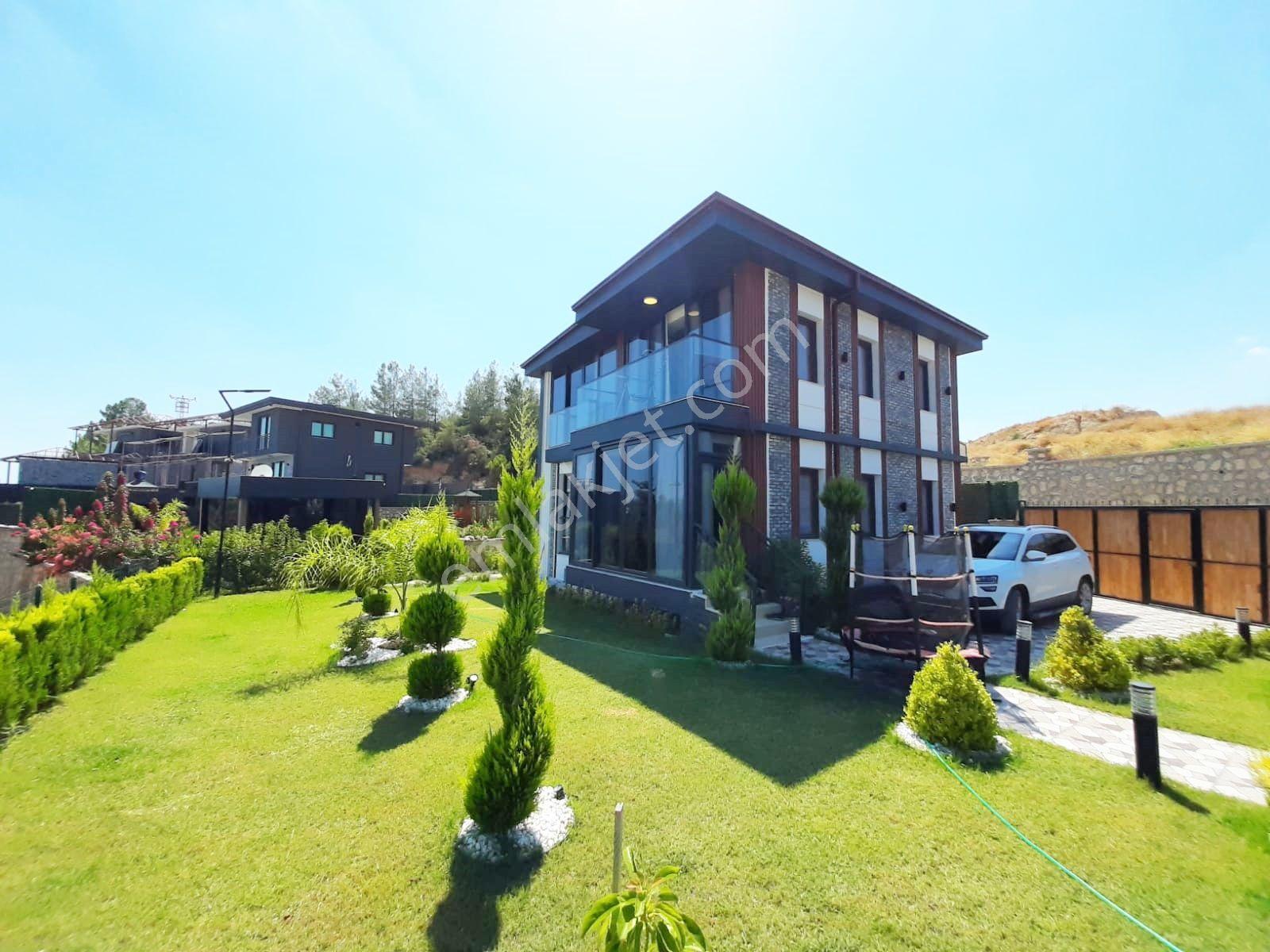 Bayram Hacılı'da Panaromik Göl Manzaralı Bağımsız Ultra Lüx Sıfır 4+1 Villa !!! - Görsel 35
