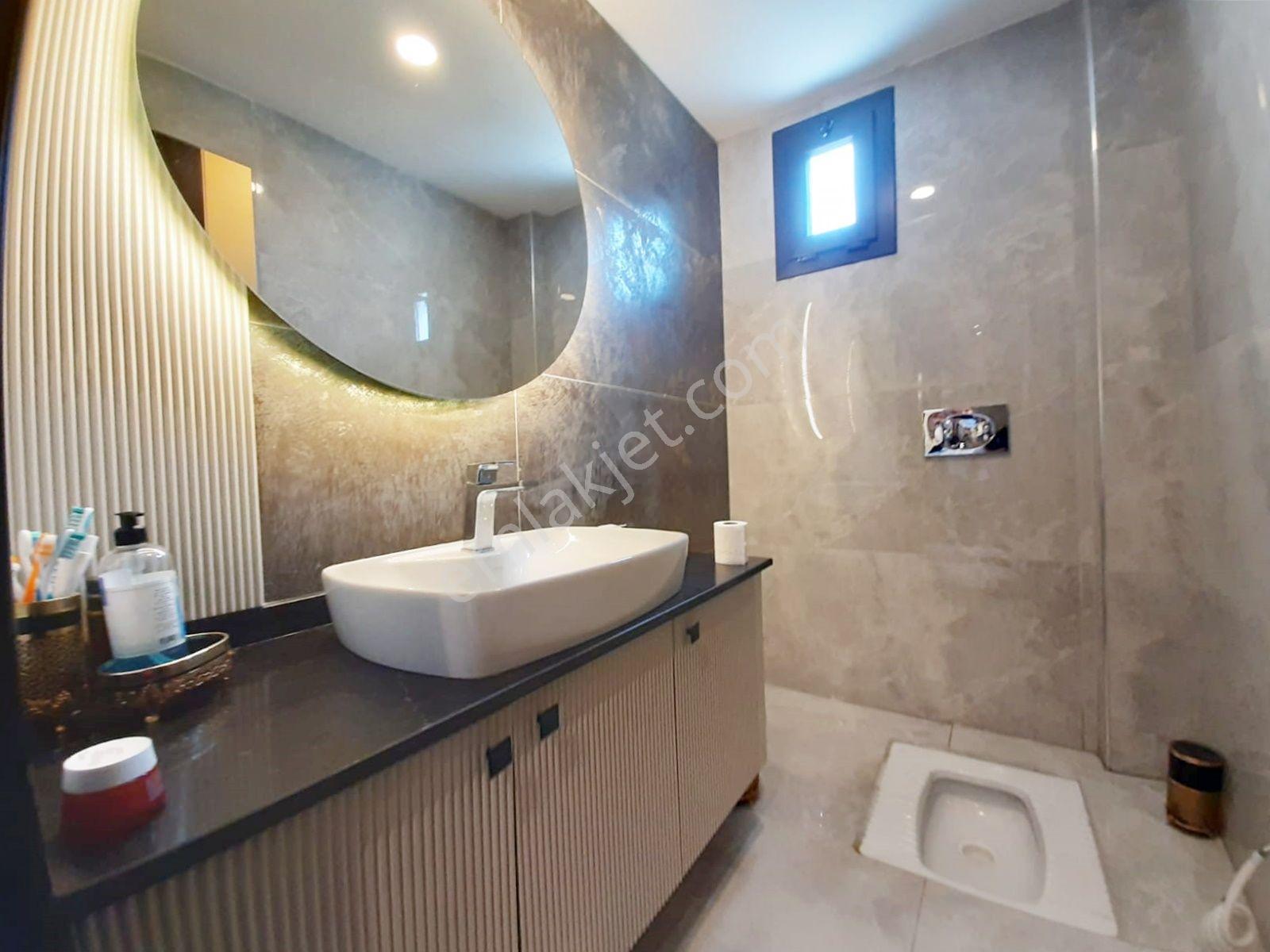 Bayram Hacılı'da Panaromik Göl Manzaralı Bağımsız Ultra Lüx Sıfır 4+1 Villa !!! - Görsel 19