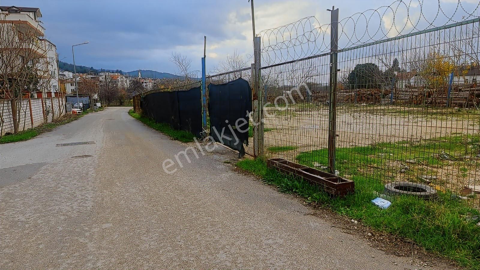 Çalı Merkezde Etrafı Çevrili Kiralık 866 M2 Arazi - Görsel 22