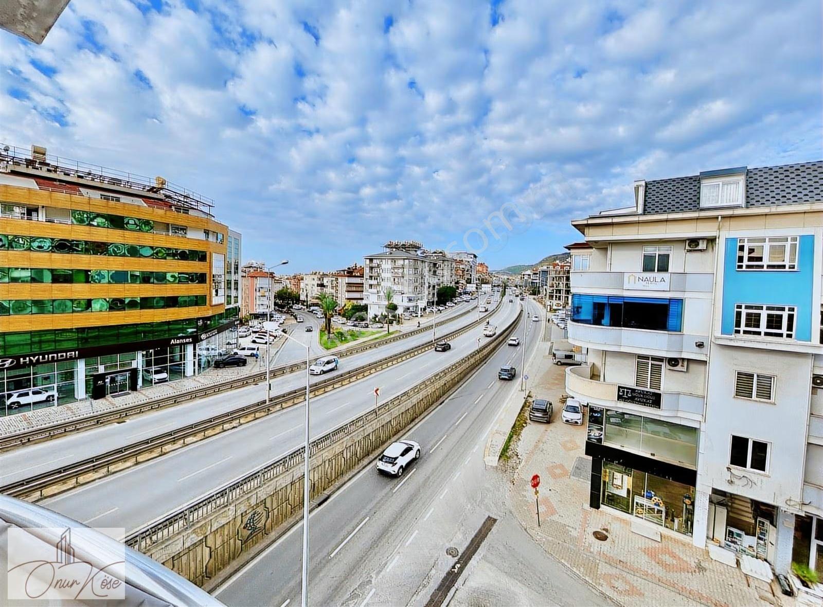 Alanya Merkezde Ofis/daire Kullanımına Uygun 4+1 Satılık Daire - Görsel 16