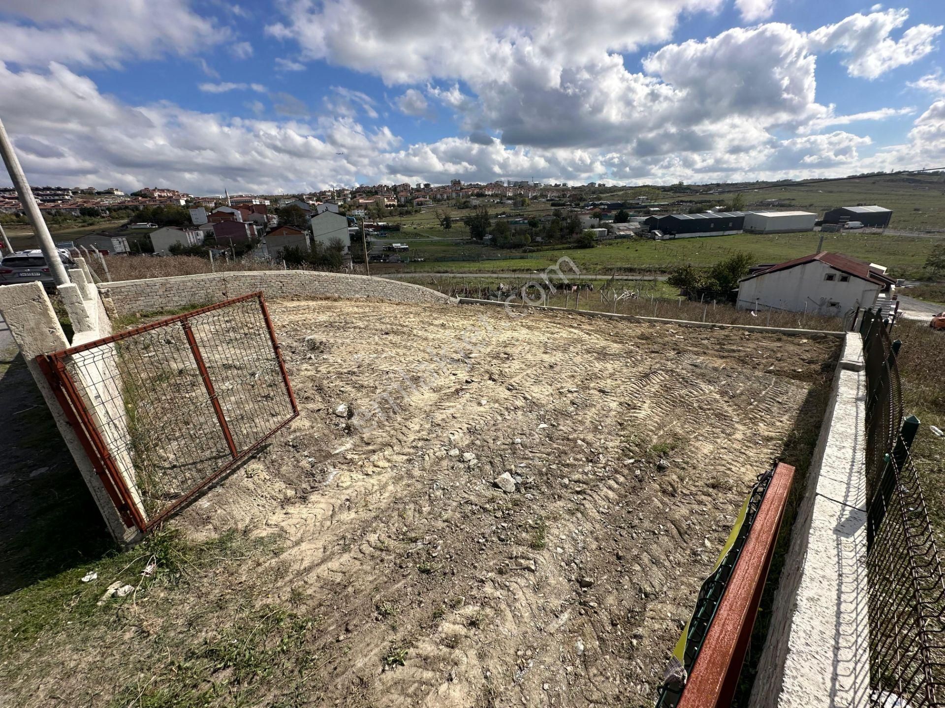 Arnavutköy Tayakadın 305 M² Satılık Arsa