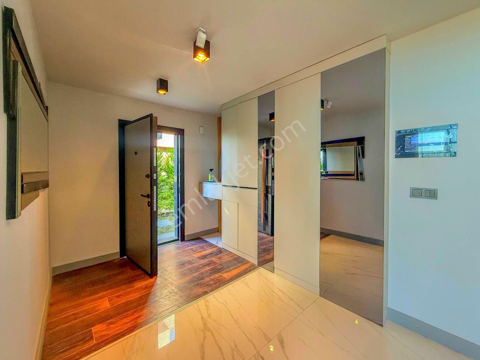 Kuşadası Merkezde Özel Açık Ve Kapalı Havuzlu Ultra Lüks Sıfır Villa - Görsel 20