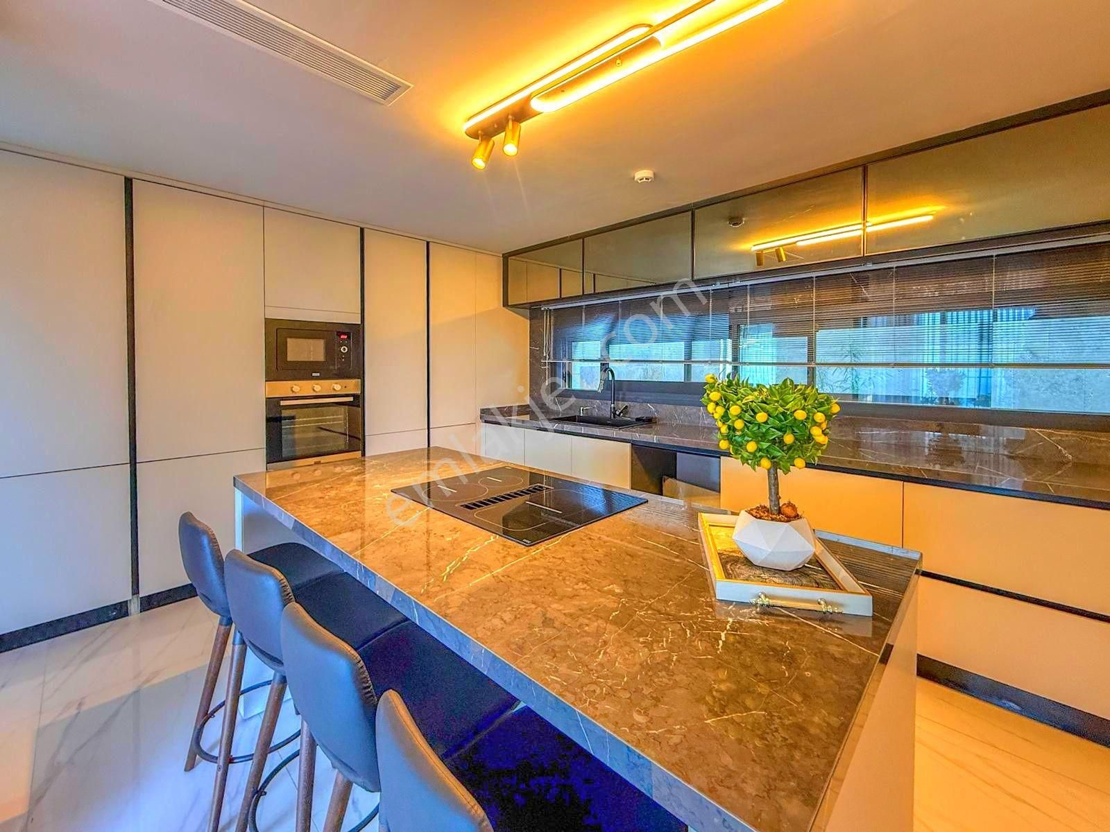 Kuşadası Merkezde Özel Açık Ve Kapalı Havuzlu Ultra Lüks Sıfır Villa - Görsel 16