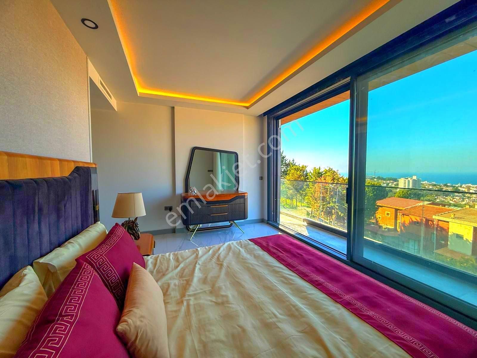 Kuşadası Merkezde Özel Açık Ve Kapalı Havuzlu Ultra Lüks Sıfır Villa - Görsel 33