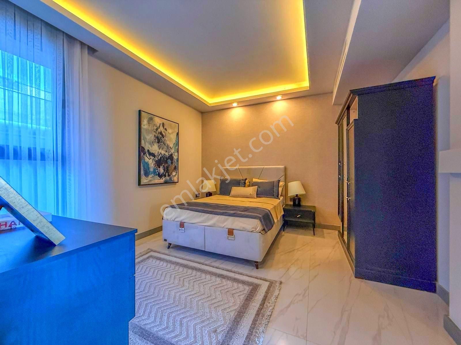 Kuşadası Merkezde Özel Açık Ve Kapalı Havuzlu Ultra Lüks Sıfır Villa - Görsel 27